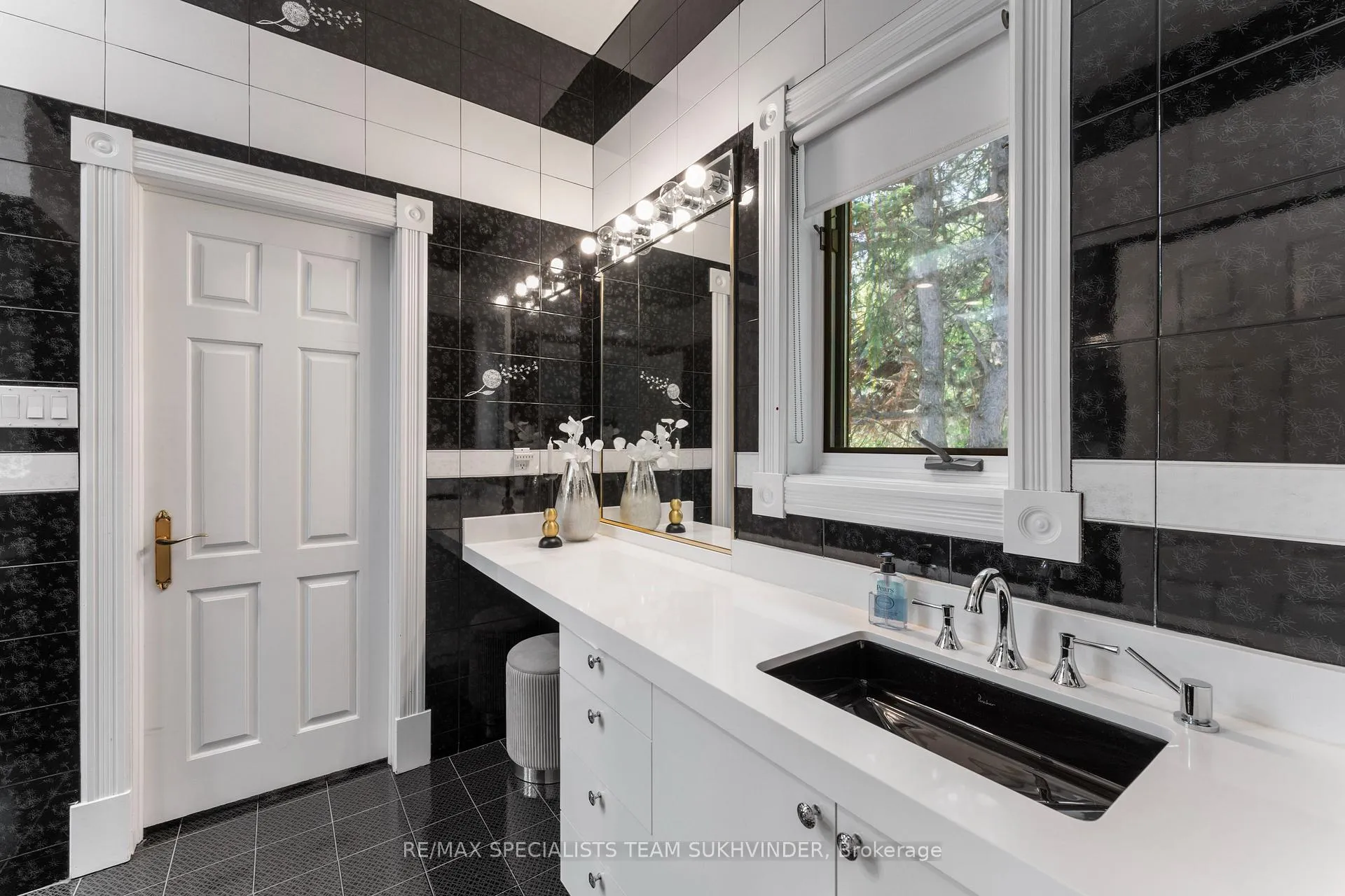 Photo 23 of 12 Edgeforest Drive, Brampton, Toronto Gore Rural Estate — HOMEH