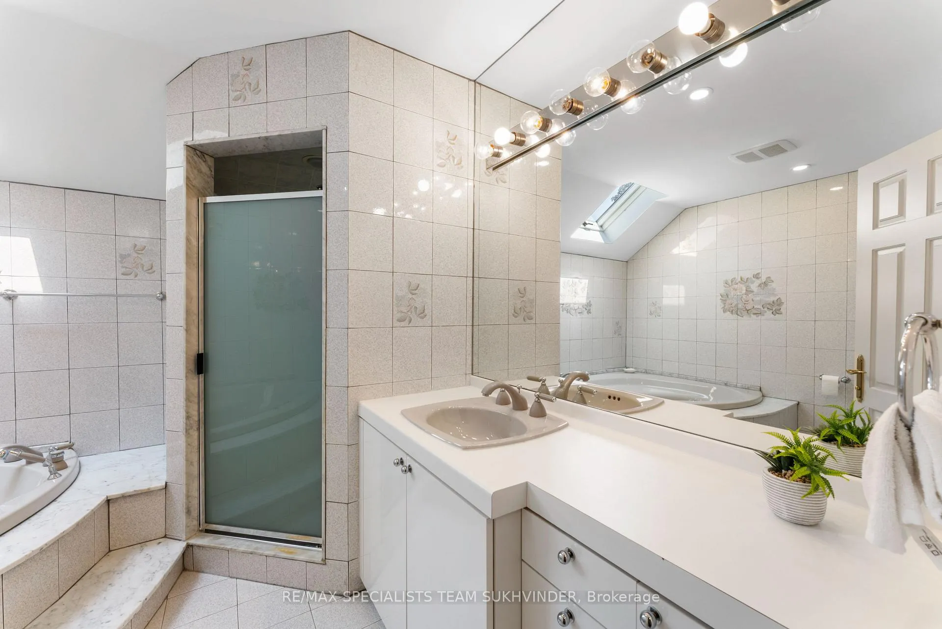 Photo 33 of 12 Edgeforest Drive, Brampton, Toronto Gore Rural Estate — HOMEH
