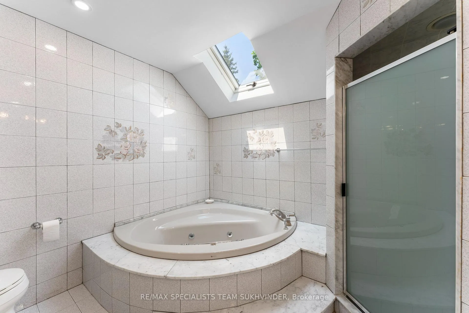 Photo 34 of 12 Edgeforest Drive, Brampton, Toronto Gore Rural Estate — HOMEH