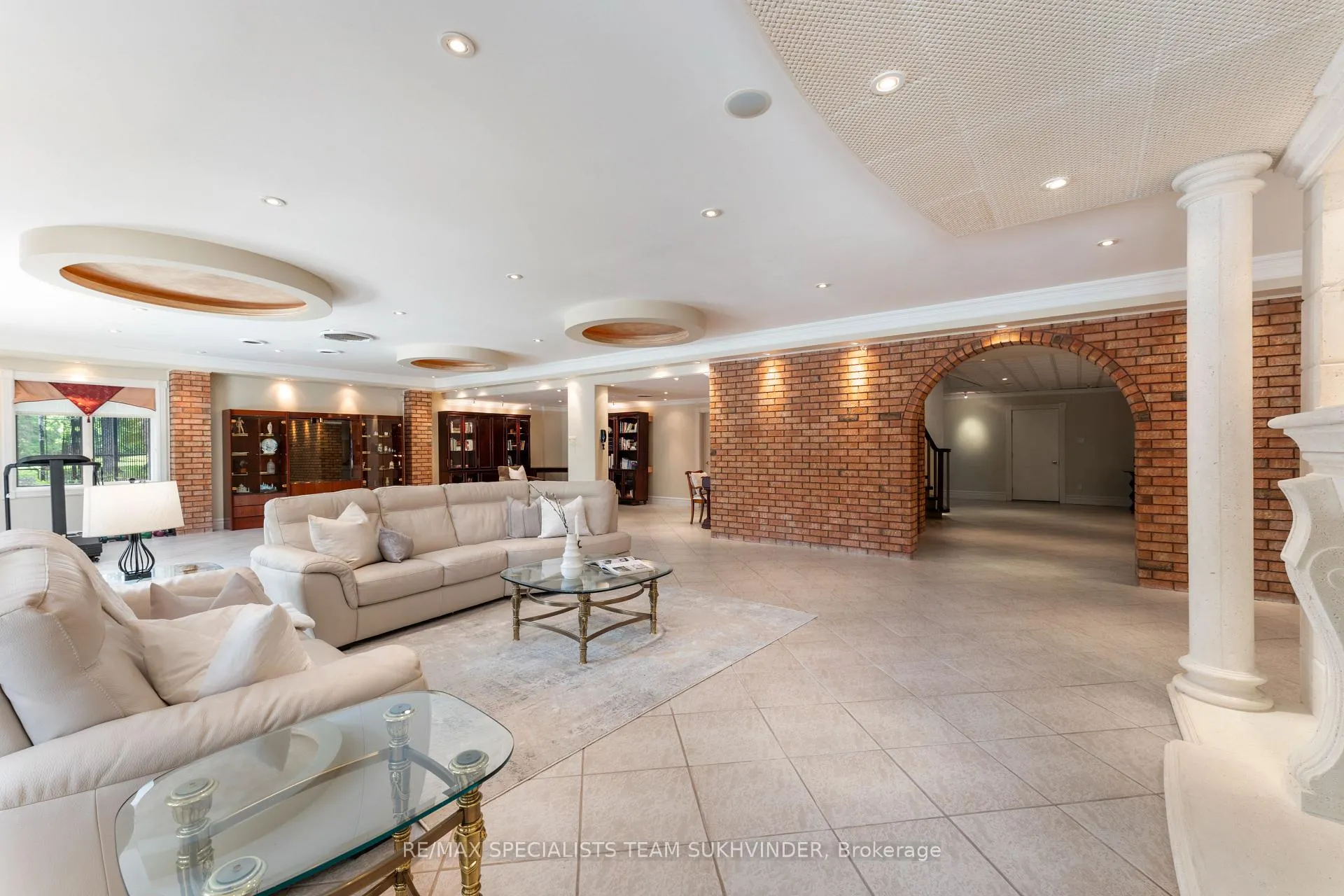 Photo 37 of 12 Edgeforest Drive, Brampton, Toronto Gore Rural Estate — HOMEH