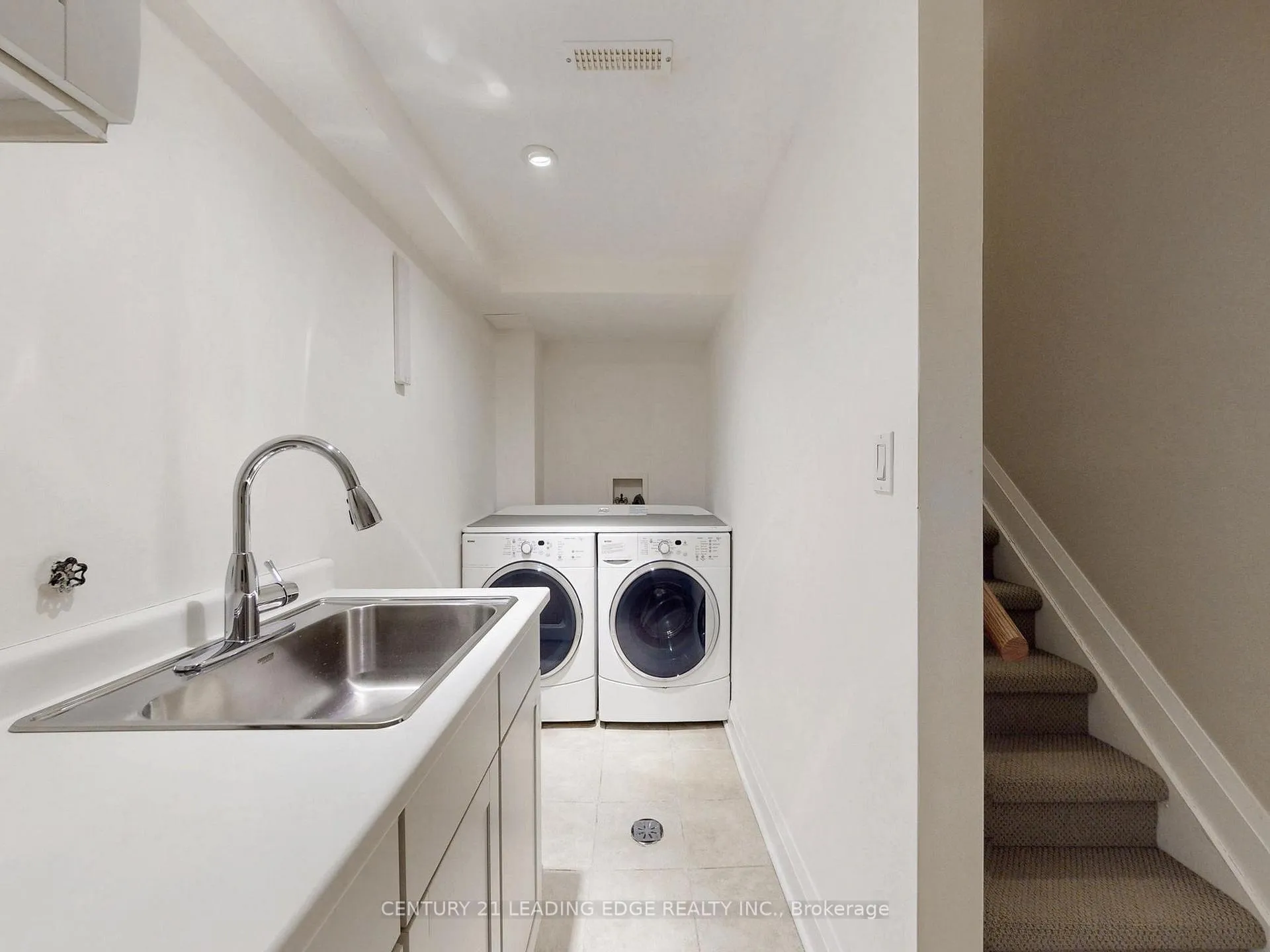 Photo 32 of 1 Sarah Jane Court, Markham, Bullock — HOMEH