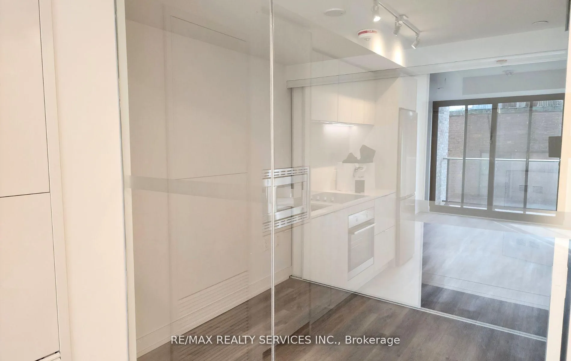 Photo 4 of Unit 410, 1 Jarvis Street, Hamilton, Beasley — HOMEH