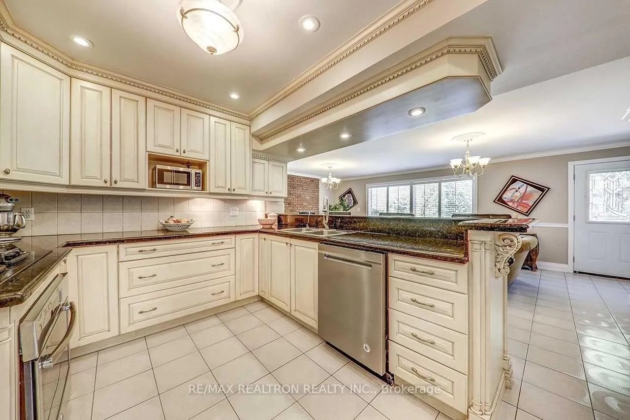 Photo 6 of 117 Dunsfold Drive, Scarborough, Malvern — HOMEH