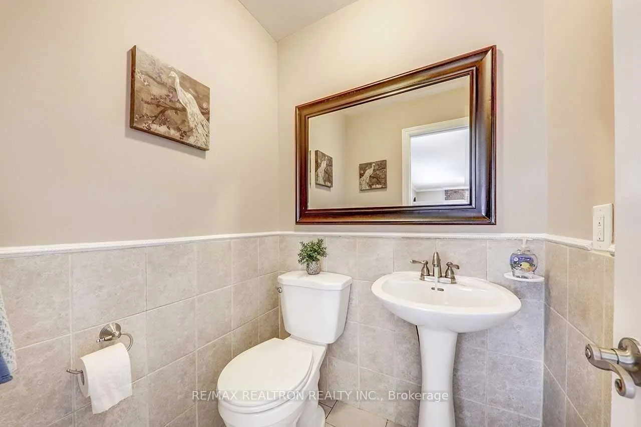 Photo 8 of 117 Dunsfold Drive, Scarborough, Malvern — HOMEH