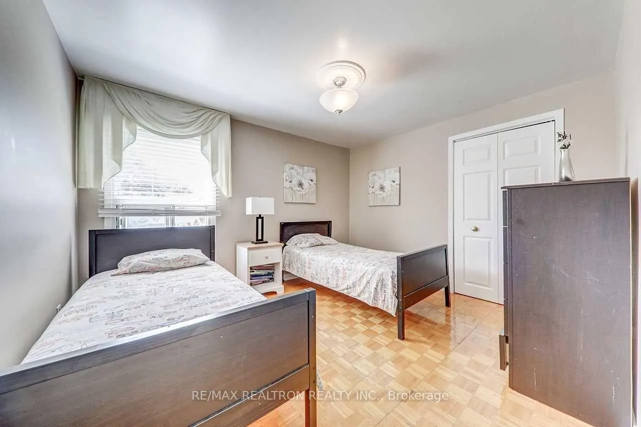 Photo 14 of 117 Dunsfold Drive, Scarborough, Malvern — HOMEH