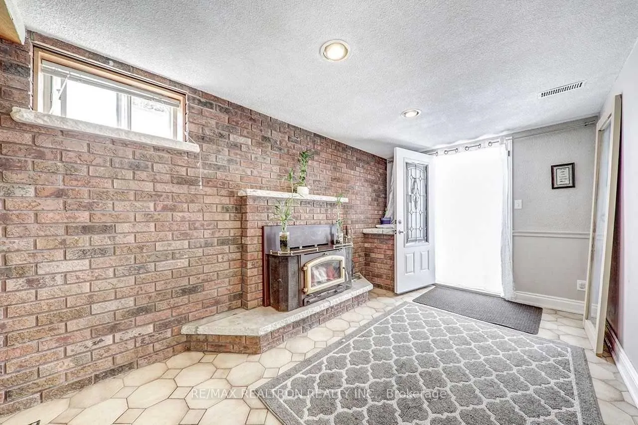 Photo 16 of 117 Dunsfold Drive, Scarborough, Malvern — HOMEH