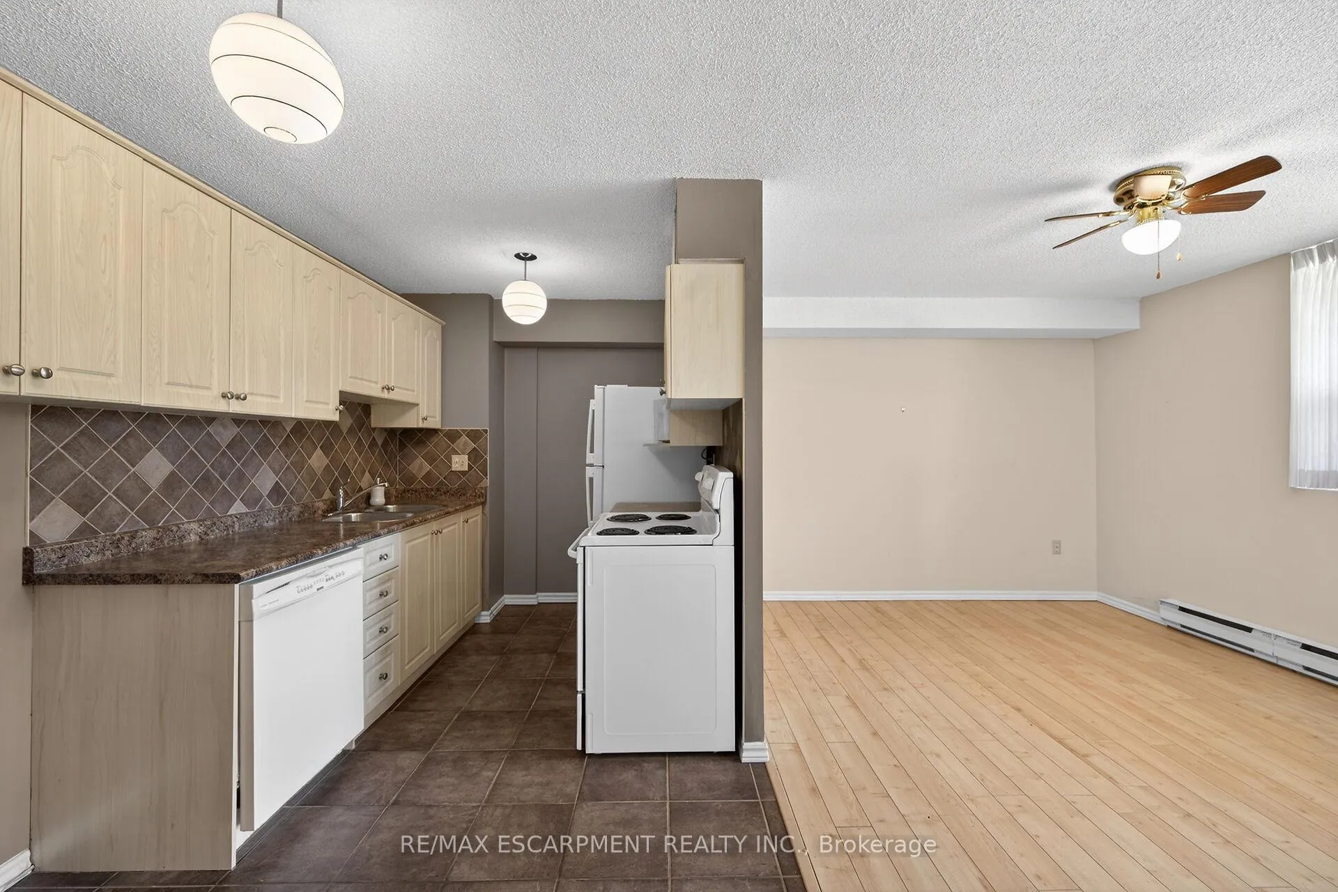 Photo 8 of Unit 101, 700 Dynes Road, Burlington, Roseland — HOMEH