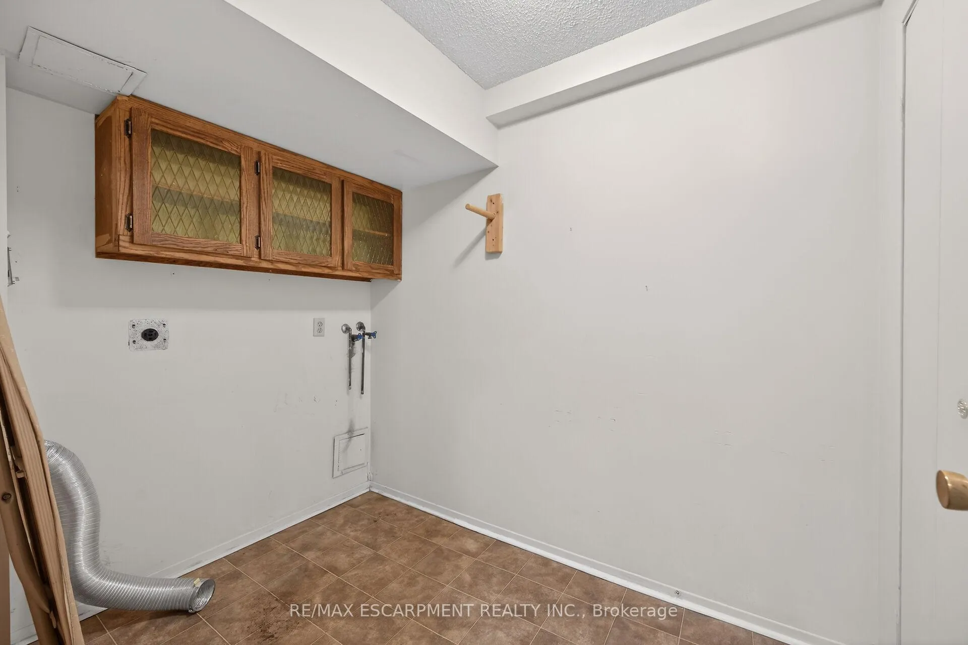 Photo 25 of Unit 101, 700 Dynes Road, Burlington, Roseland — HOMEH