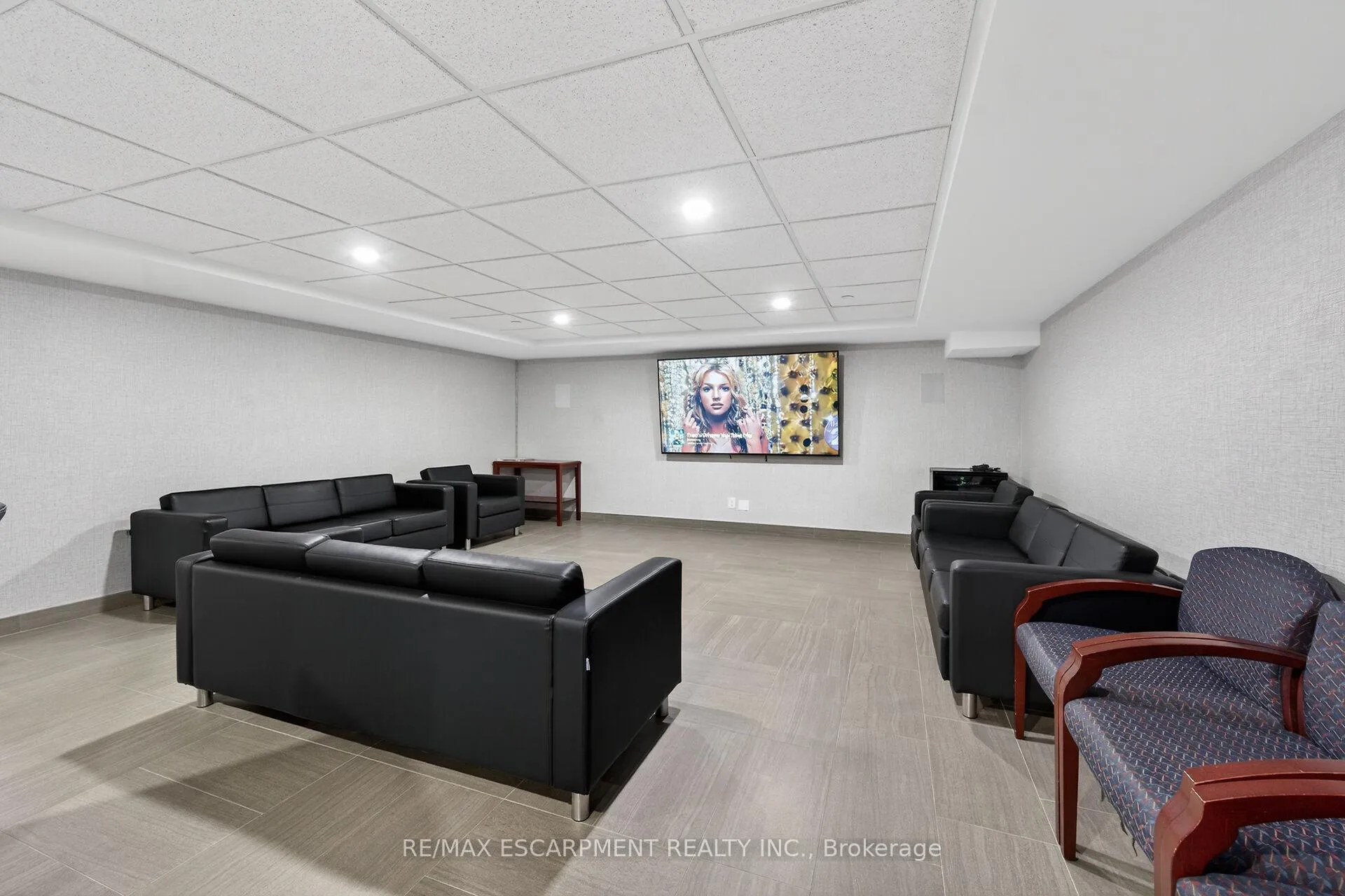 Photo 36 of Unit 101, 700 Dynes Road, Burlington, Roseland — HOMEH
