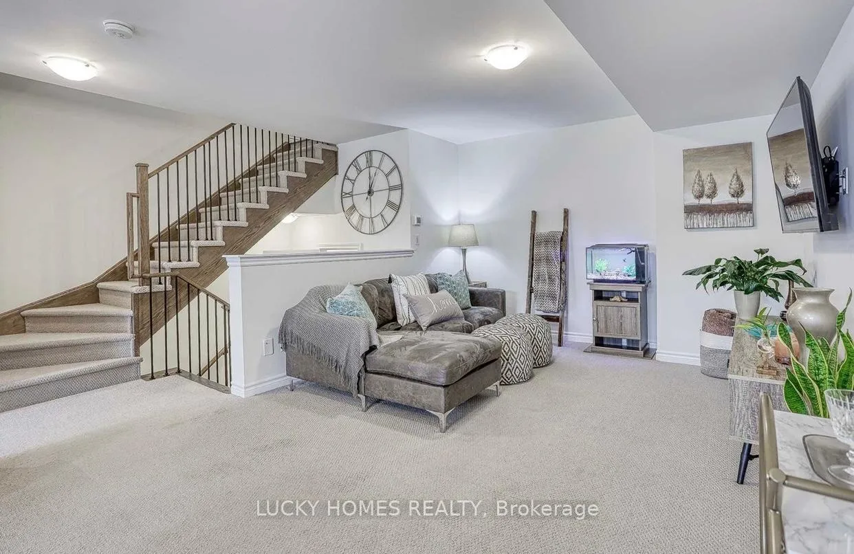 Photo 17 of 85 Sutcliffe Drive, Whitby, Rolling Acres — HOMEH