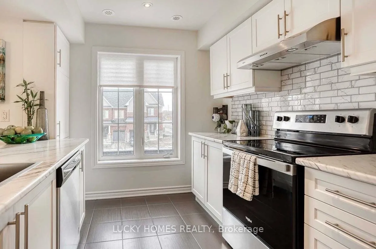Photo 25 of 85 Sutcliffe Drive, Whitby, Rolling Acres — HOMEH