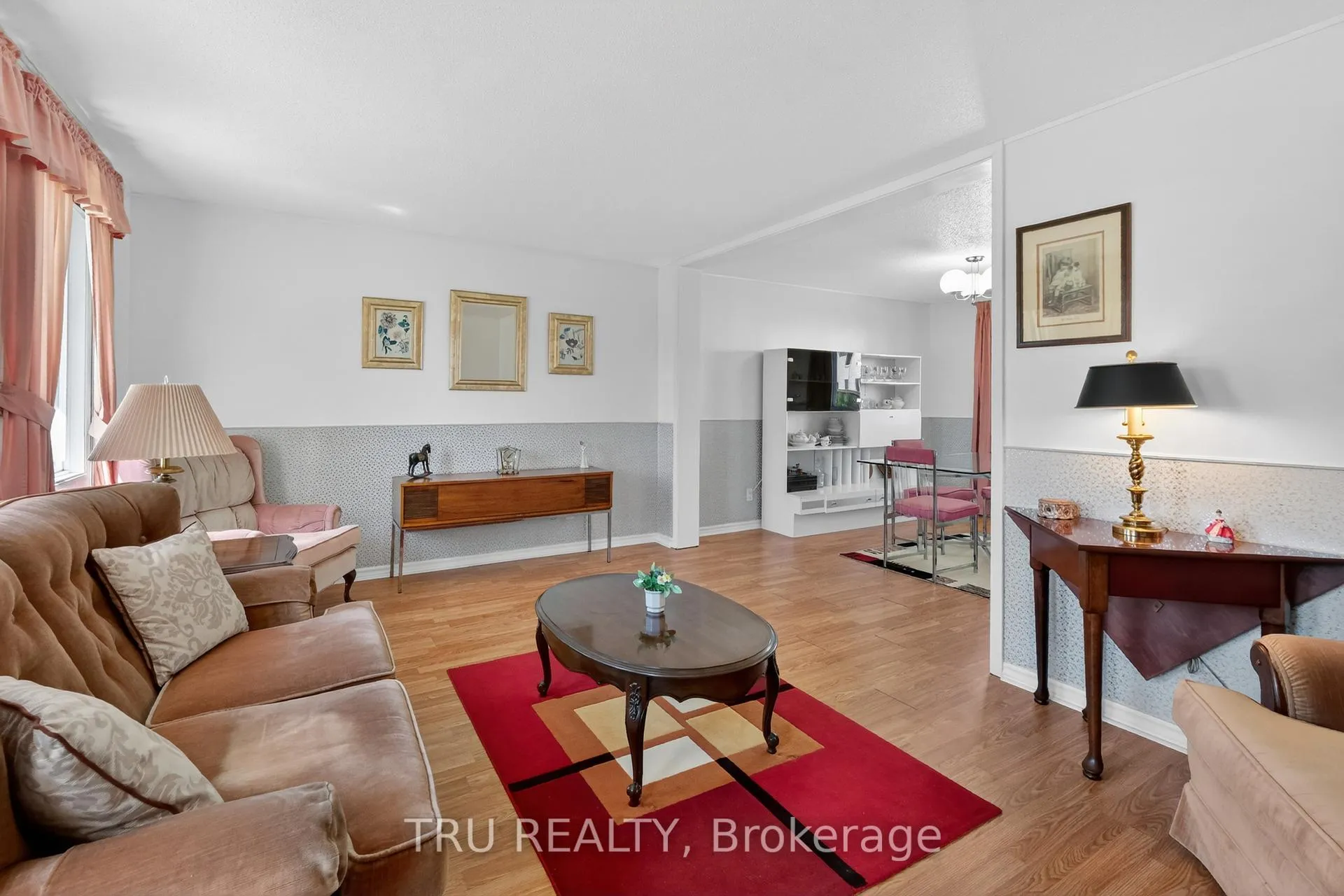 Photo 10 of 333 Amiens Street, Ottawa, Bilberry Creek/Queenswood Heights — HOMEH
