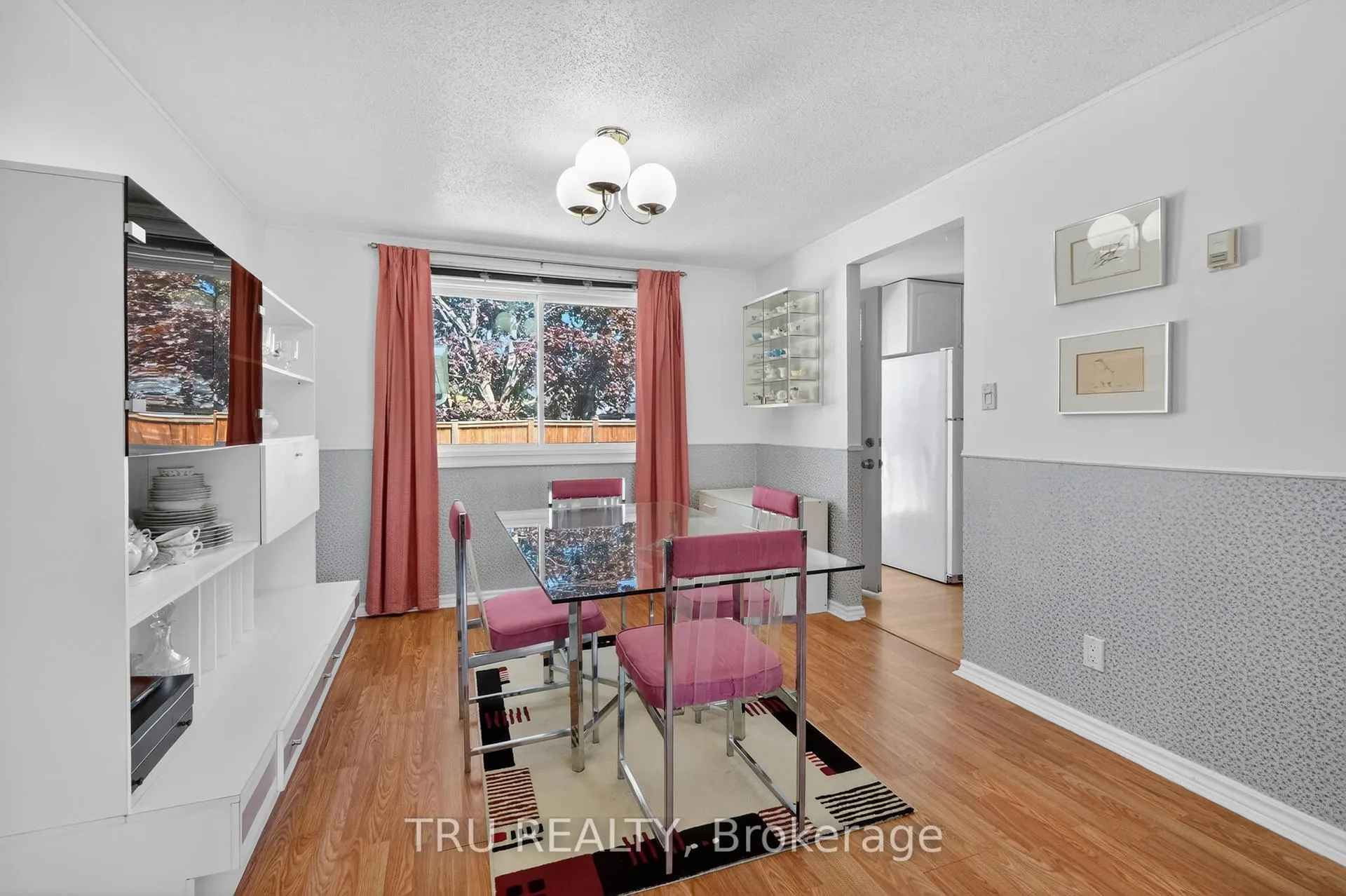 Photo 12 of 333 Amiens Street, Ottawa, Bilberry Creek/Queenswood Heights — HOMEH