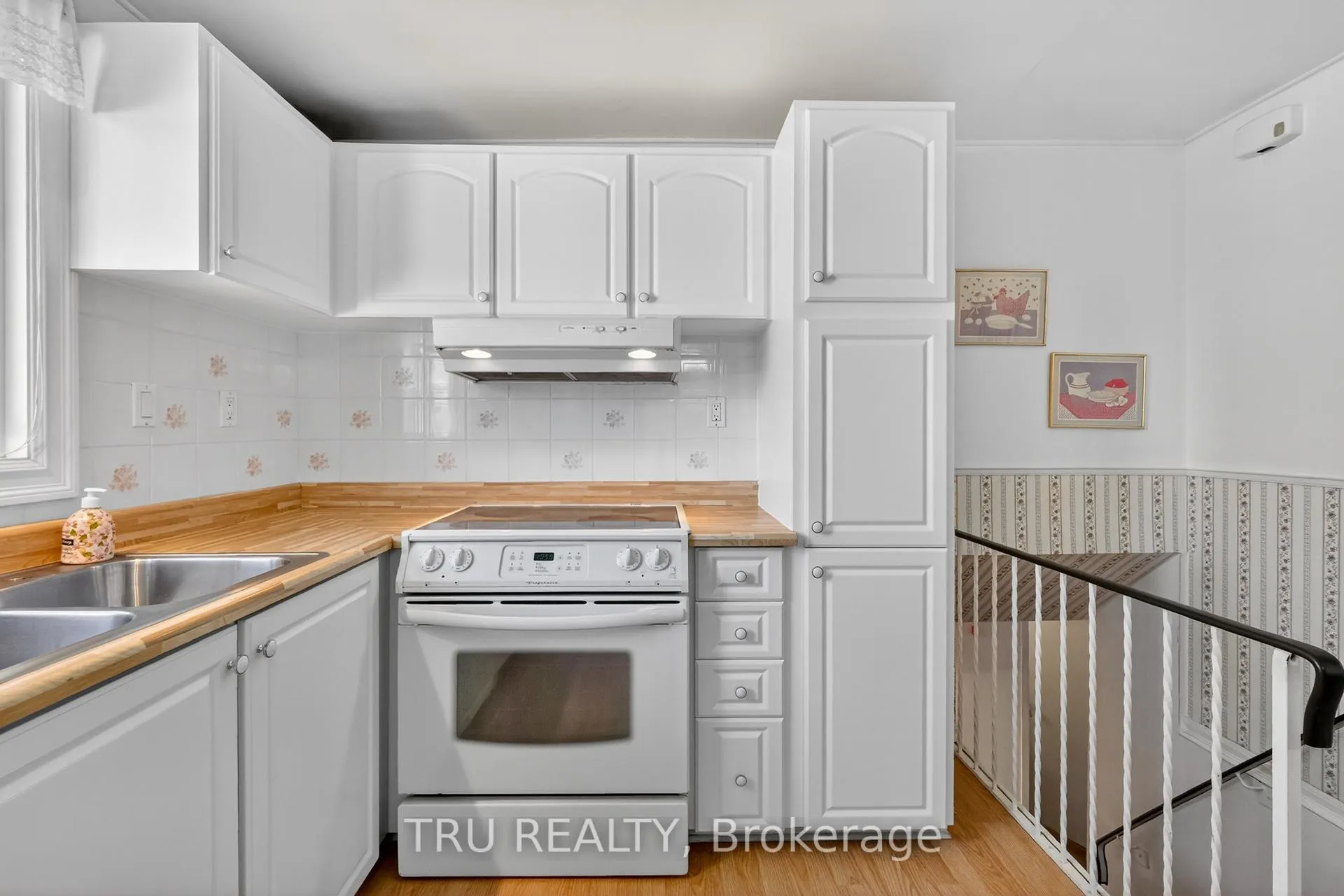 Photo 16 of 333 Amiens Street, Ottawa, Bilberry Creek/Queenswood Heights — HOMEH