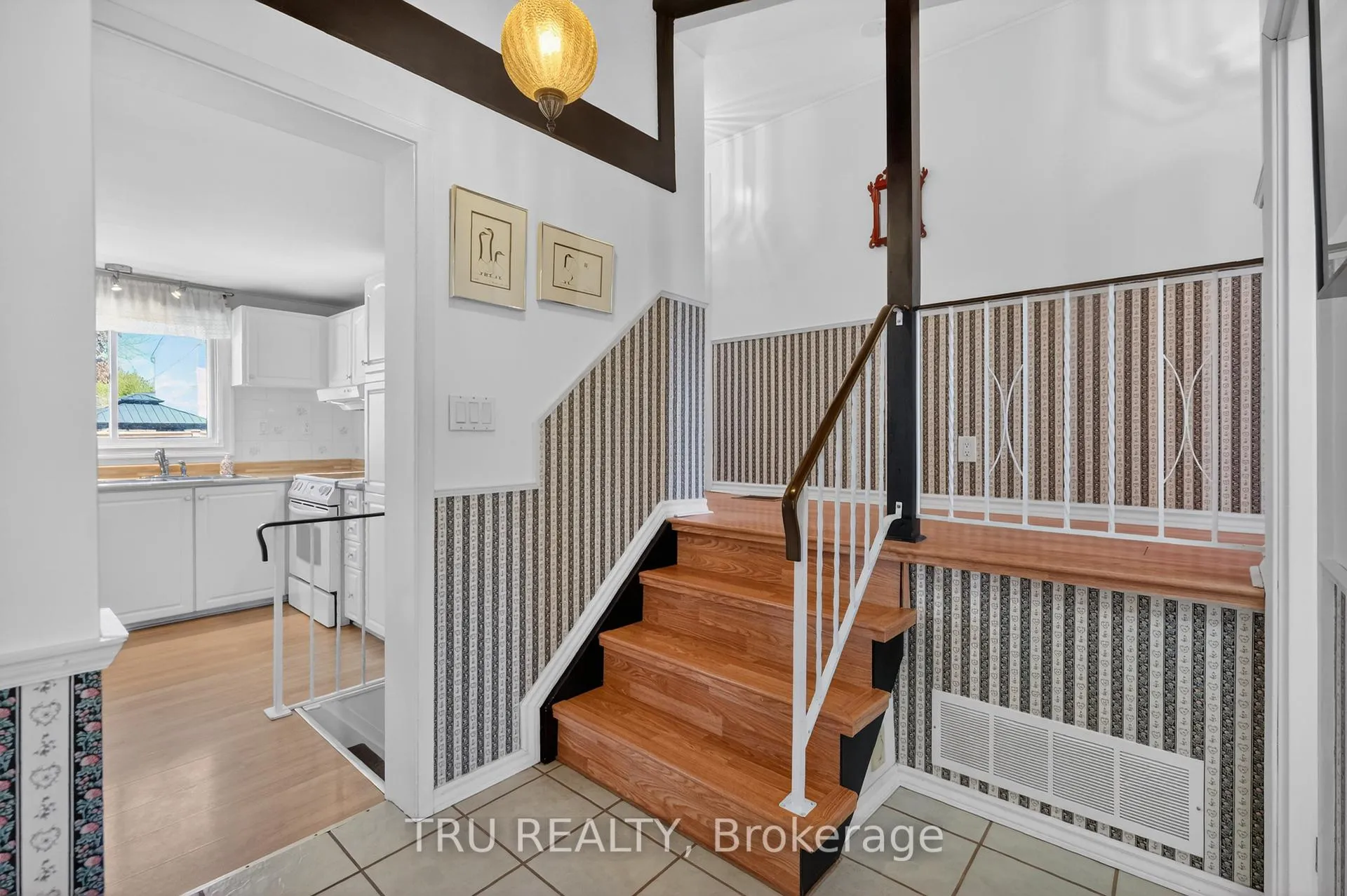 Photo 20 of 333 Amiens Street, Ottawa, Bilberry Creek/Queenswood Heights — HOMEH