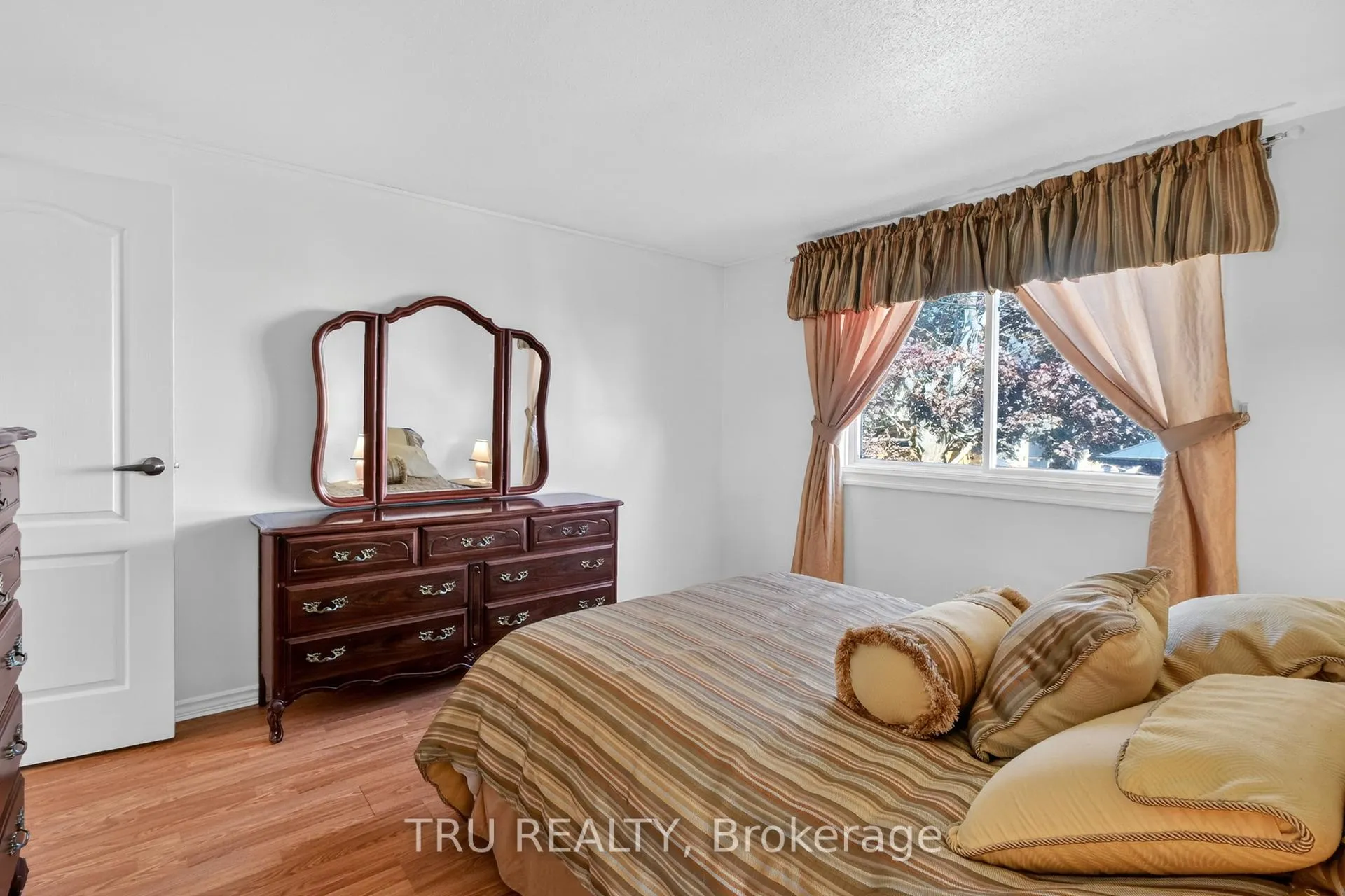 Photo 28 of 333 Amiens Street, Ottawa, Bilberry Creek/Queenswood Heights — HOMEH