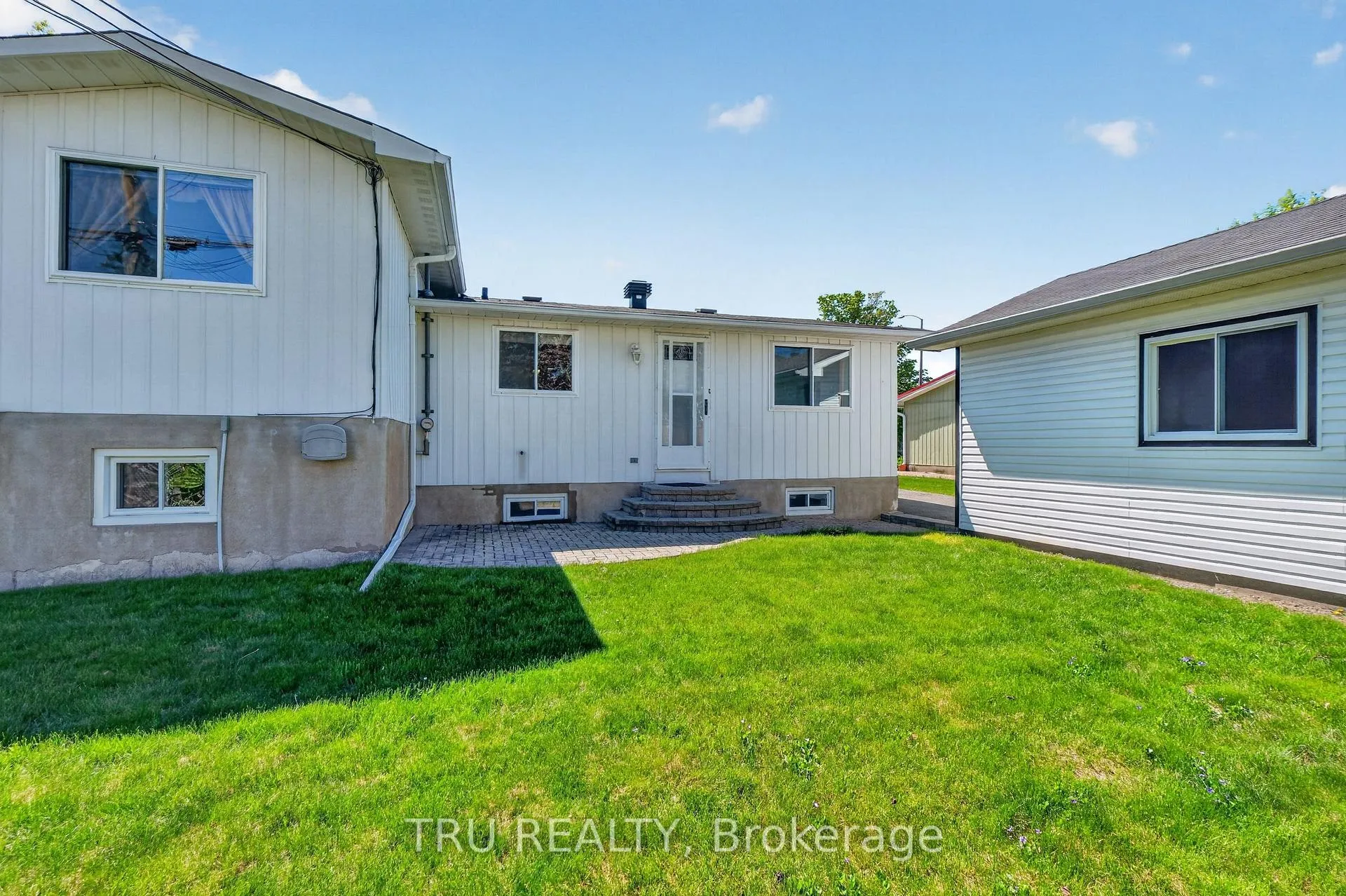 Photo 45 of 333 Amiens Street, Ottawa, Bilberry Creek/Queenswood Heights — HOMEH