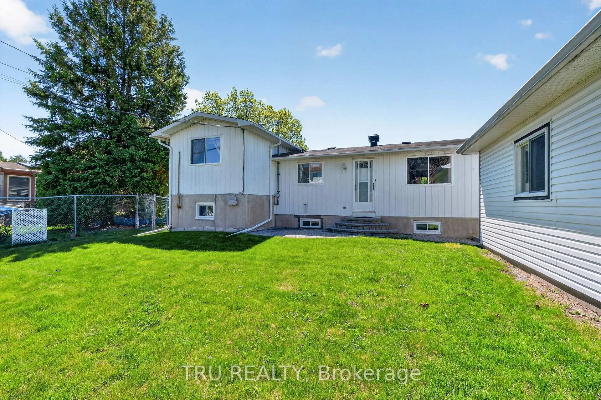 Photo 46 of 333 Amiens Street, Ottawa, Bilberry Creek/Queenswood Heights — HOMEH
