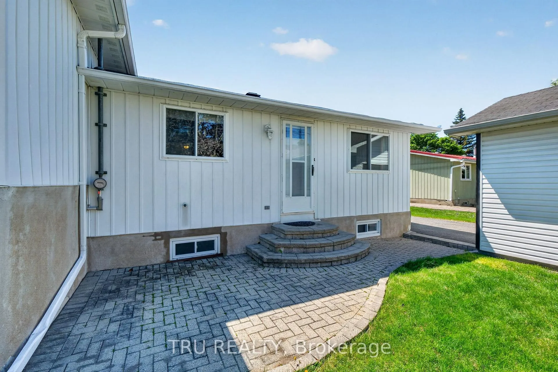 Photo 49 of 333 Amiens Street, Ottawa, Bilberry Creek/Queenswood Heights — HOMEH