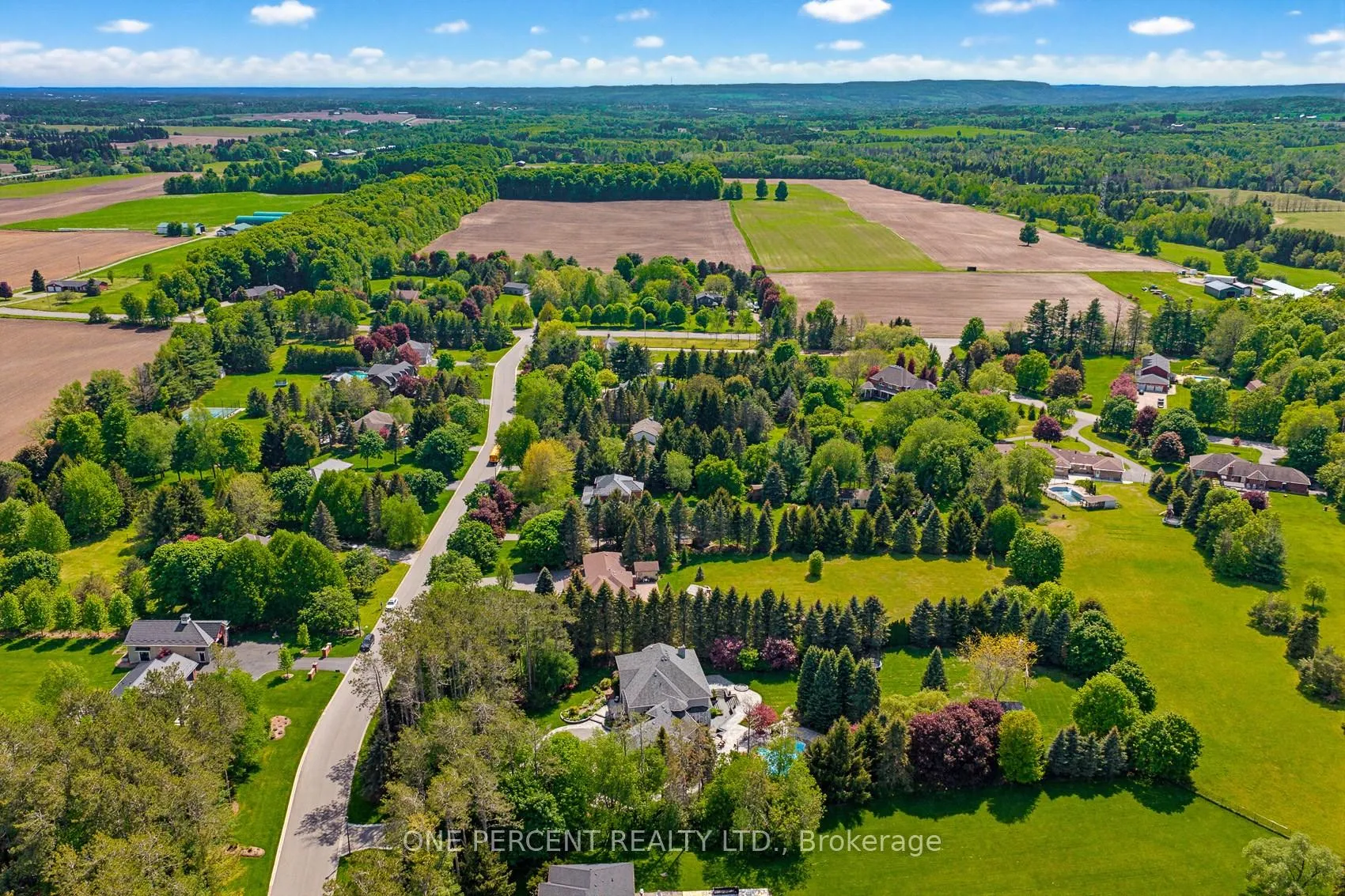 Photo 46 of 10 Cranston Drive, Caledon, Caledon East — HOMEH