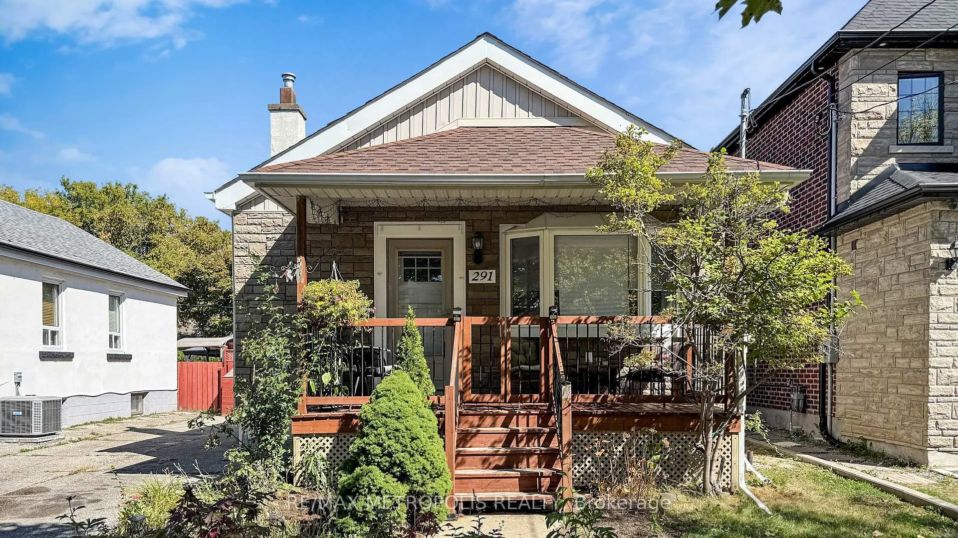 Photo 5 of 291 Kennedy Road E, Scarborough, Birchcliffe-Cliffside — HOMEH