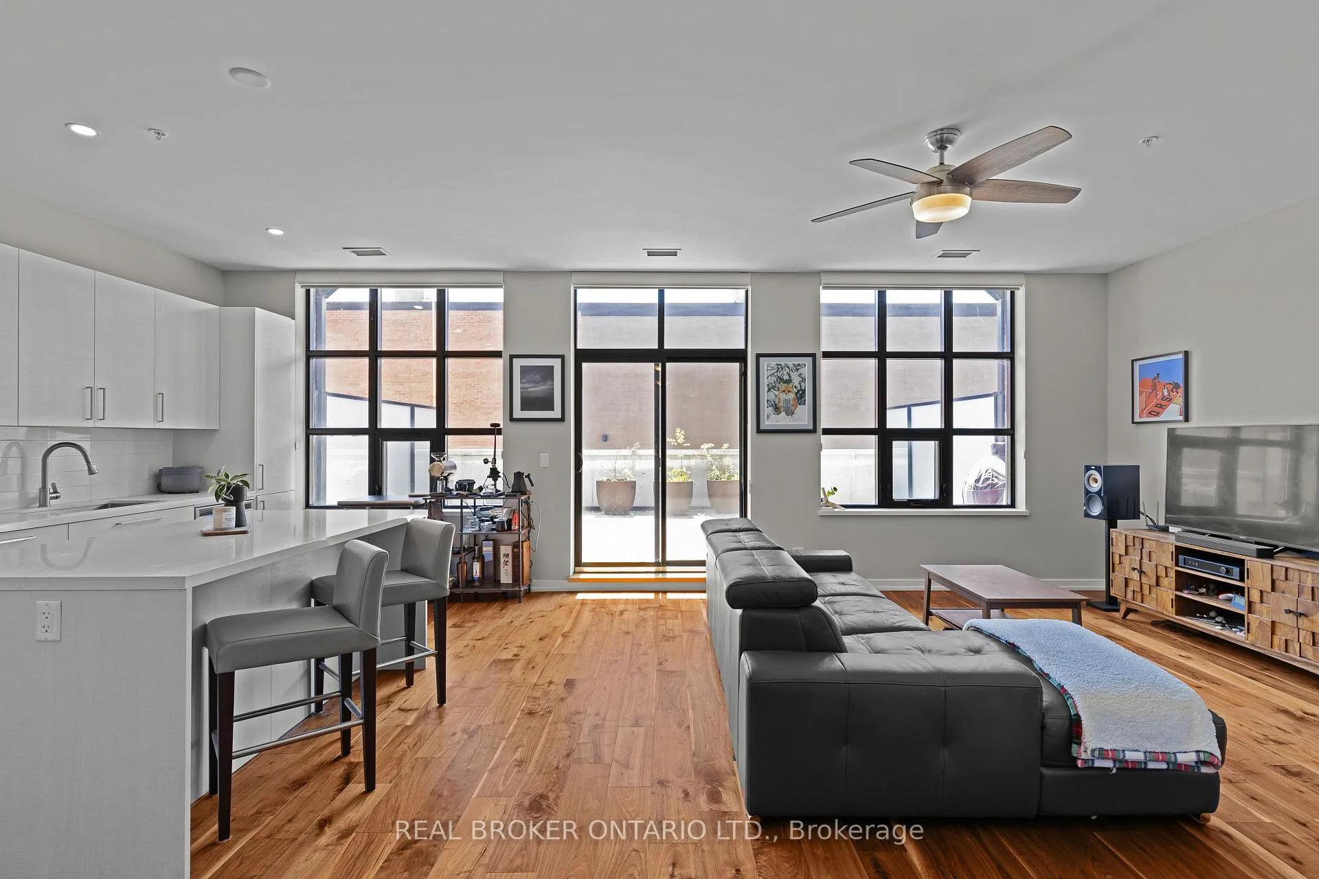 Front of Unit 204, 21 Matchedash Street S