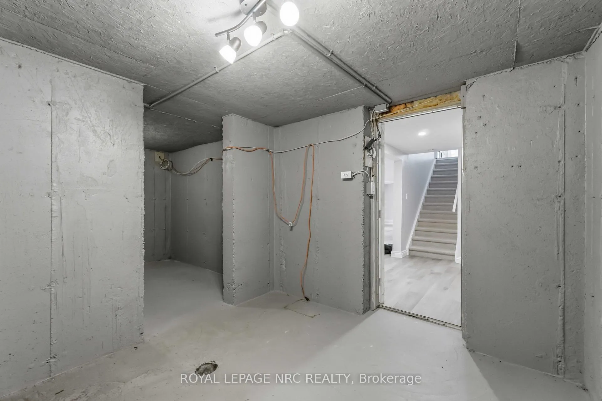 Photo 44 of 3 Cheritan Court, St. Catharines, Port Dalhousie — HOMEH