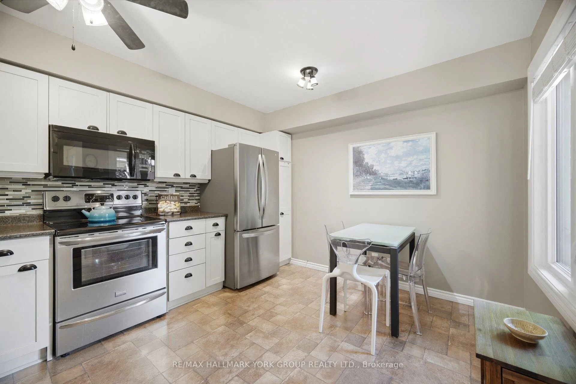 Photo 7 of Unit 15, 31 Parkette Drive, New Tecumseth, Rural New Tecumseth — HOMEH