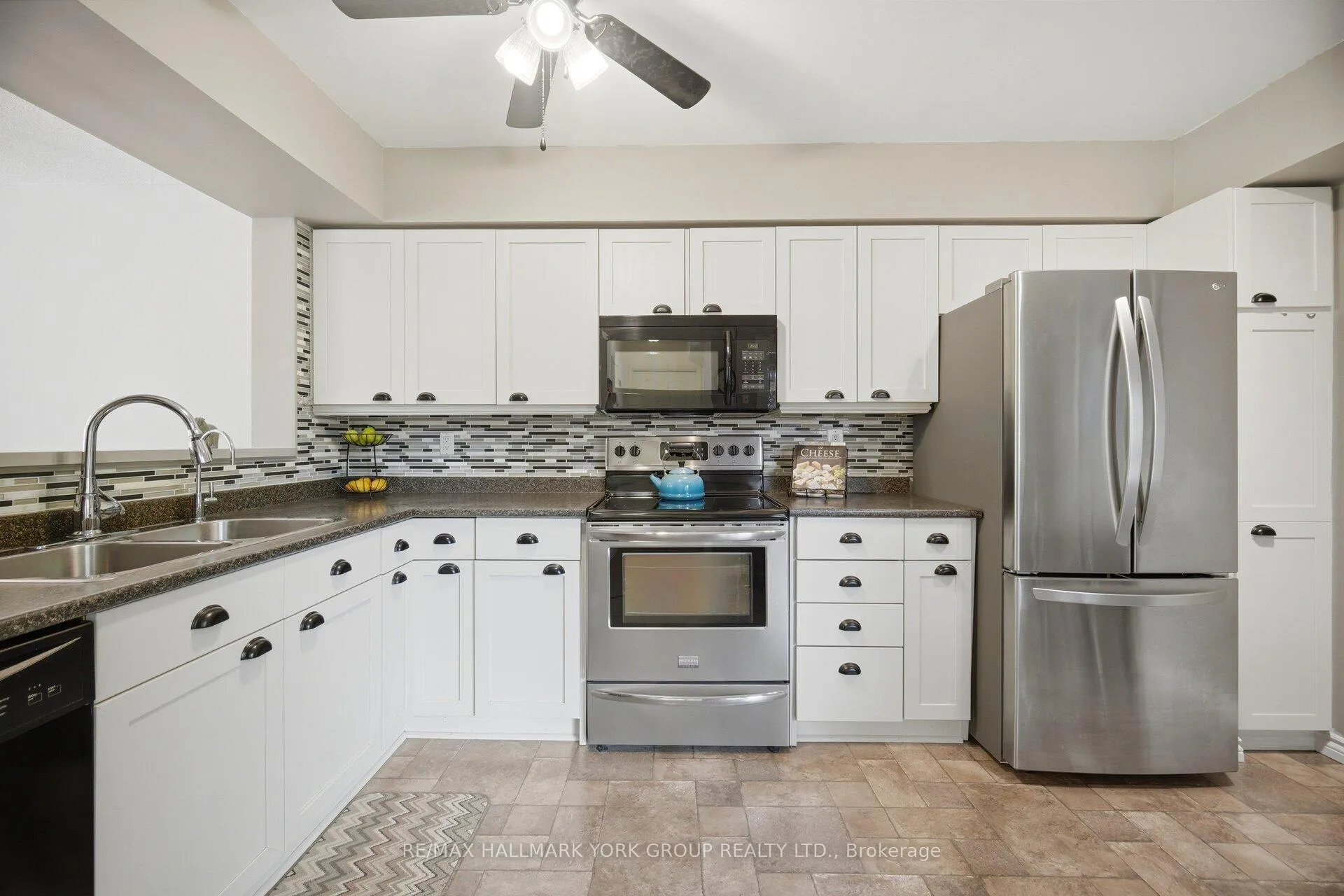 Photo 8 of Unit 15, 31 Parkette Drive, New Tecumseth, Rural New Tecumseth — HOMEH