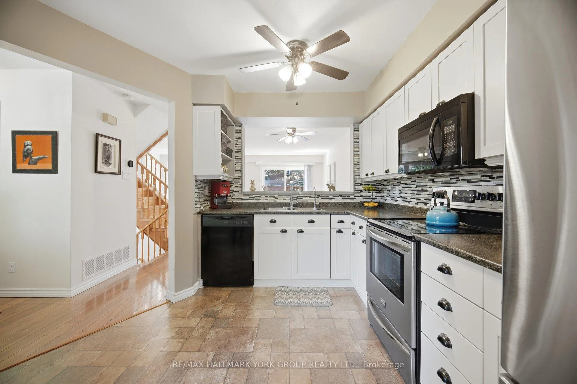 Photo 9 of Unit 15, 31 Parkette Drive, New Tecumseth, Rural New Tecumseth — HOMEH