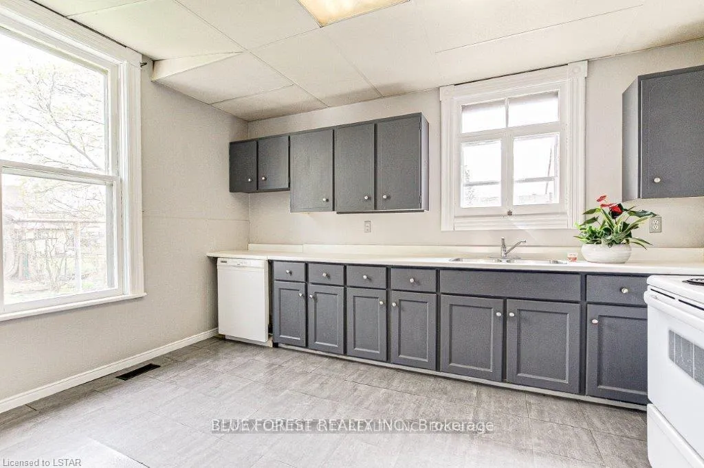 Photo 10 of 67 St Catharine Street, St. Thomas — HOMEH