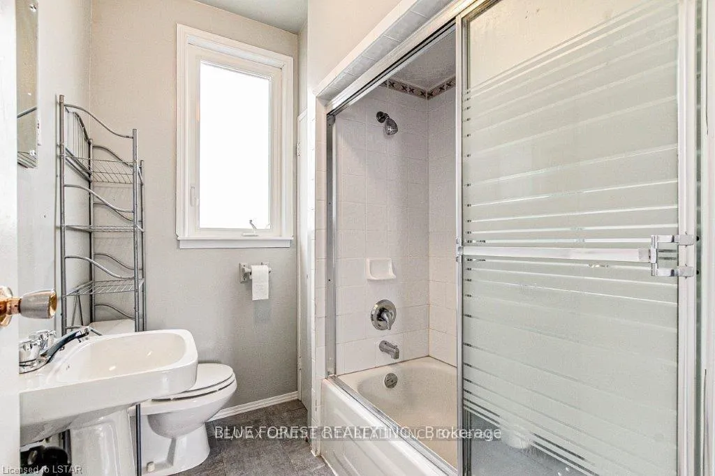 Photo 12 of 67 St Catharine Street, St. Thomas — HOMEH