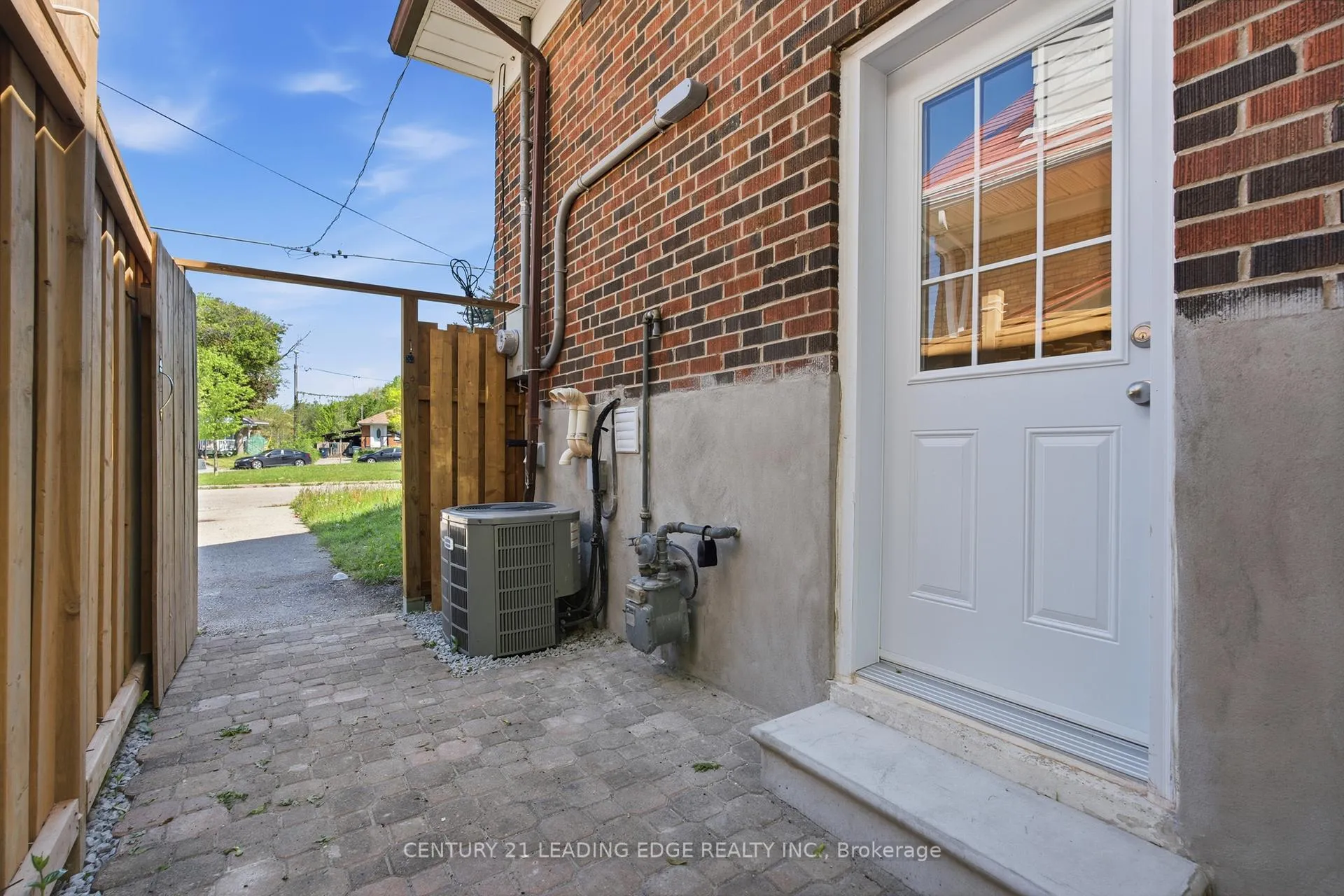 Photo 2 of Unit Lower Level, 141 Roebuck Drive, Scarborough, Kennedy Park — HOMEH