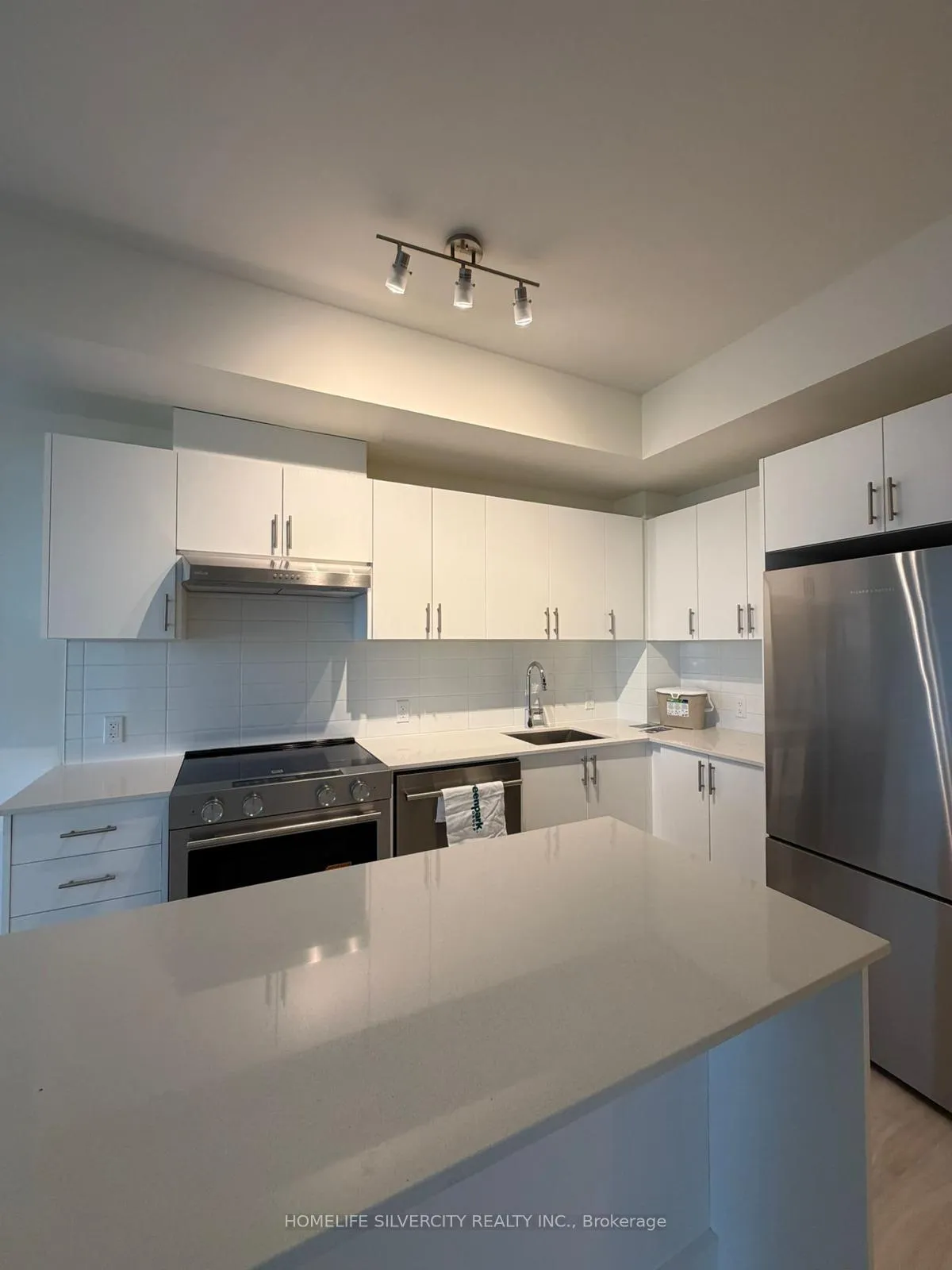 Photo 1 of Unit 1502, 27 Korda Gate, Vaughan, Vellore Village — HOMEH