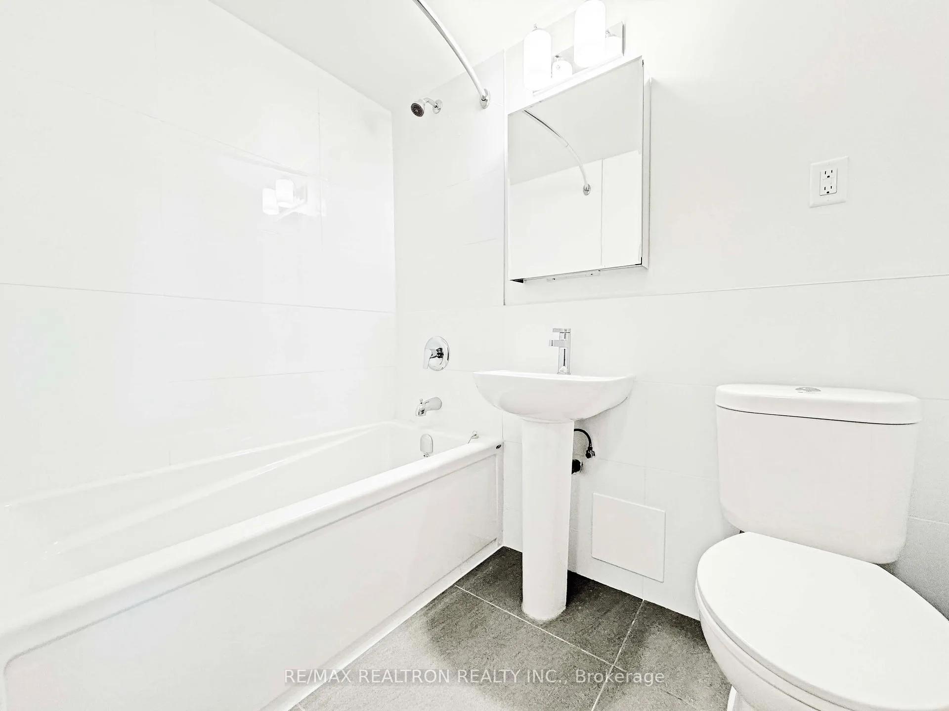 Photo 5 of Unit B3, 95 Lawton Boulevard, Toronto, Yonge-St. Clair — HOMEH