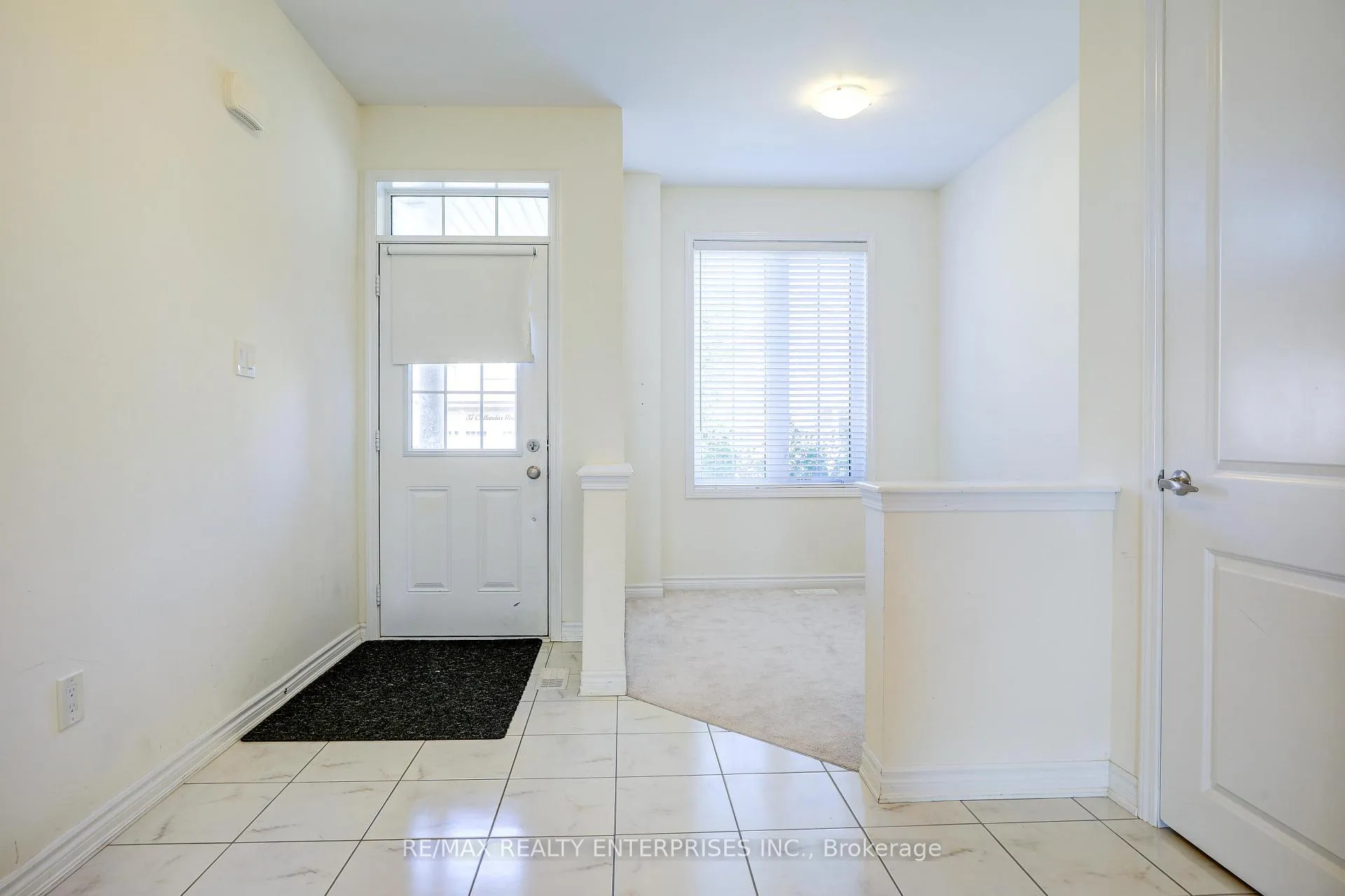 Photo 2 of Unit Upper, 42 Callandar Road, Brampton, Northwest Brampton — HOMEH