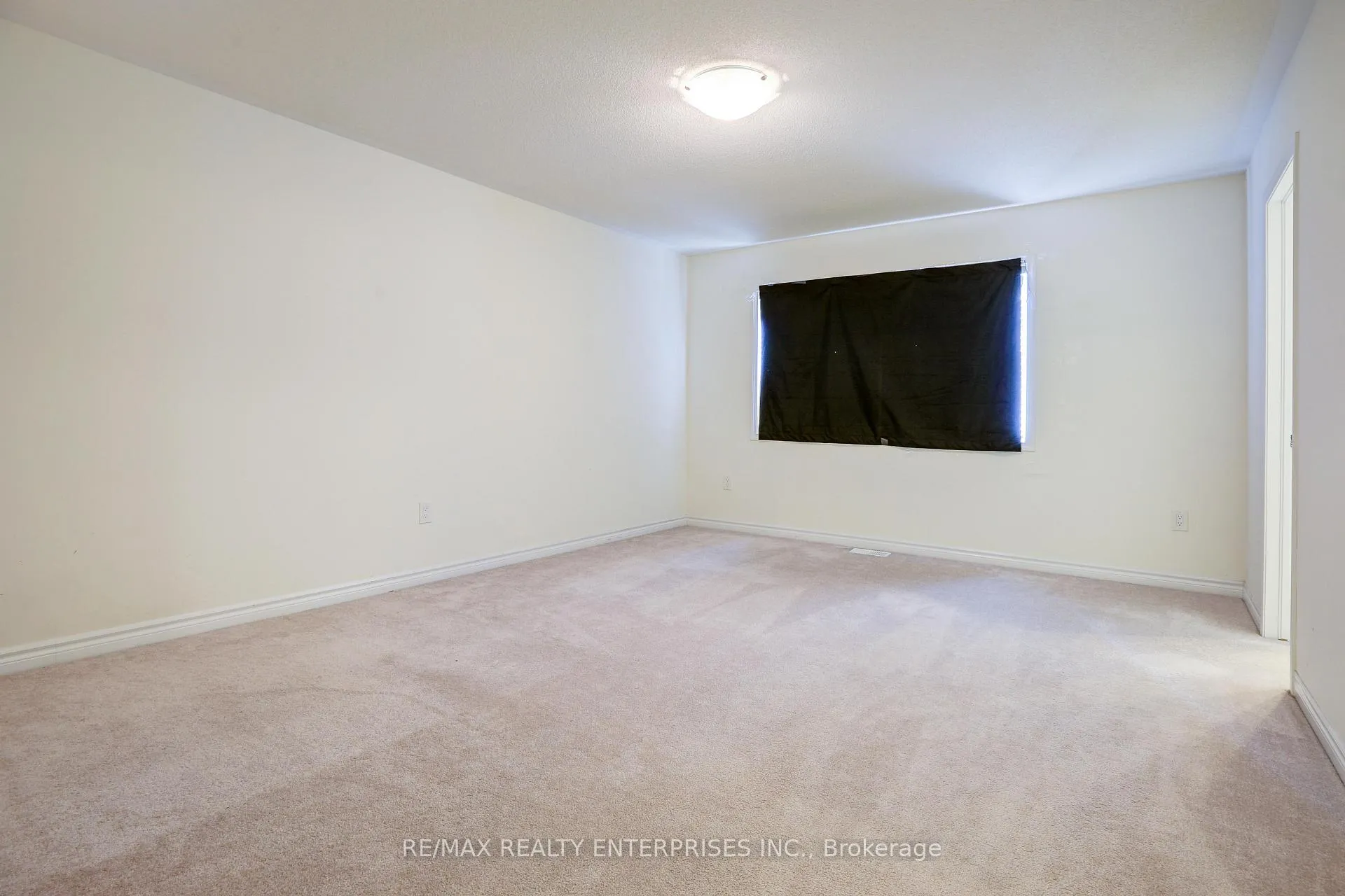 Photo 13 of Unit Upper, 42 Callandar Road, Brampton, Northwest Brampton — HOMEH