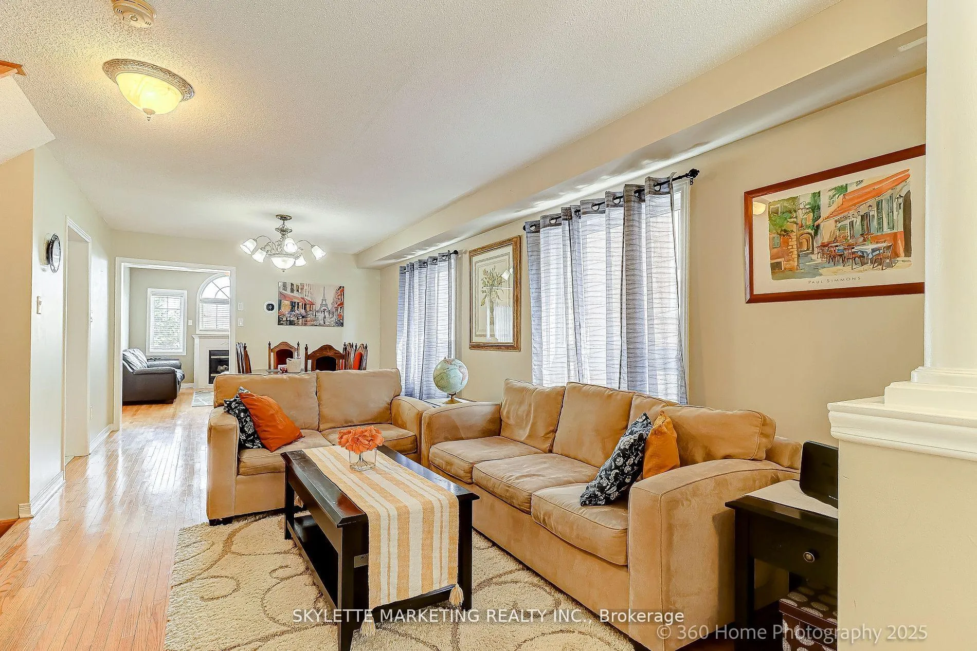 Photo 5 of 199 Kayla Crescent, Vaughan, Maple — HOMEH
