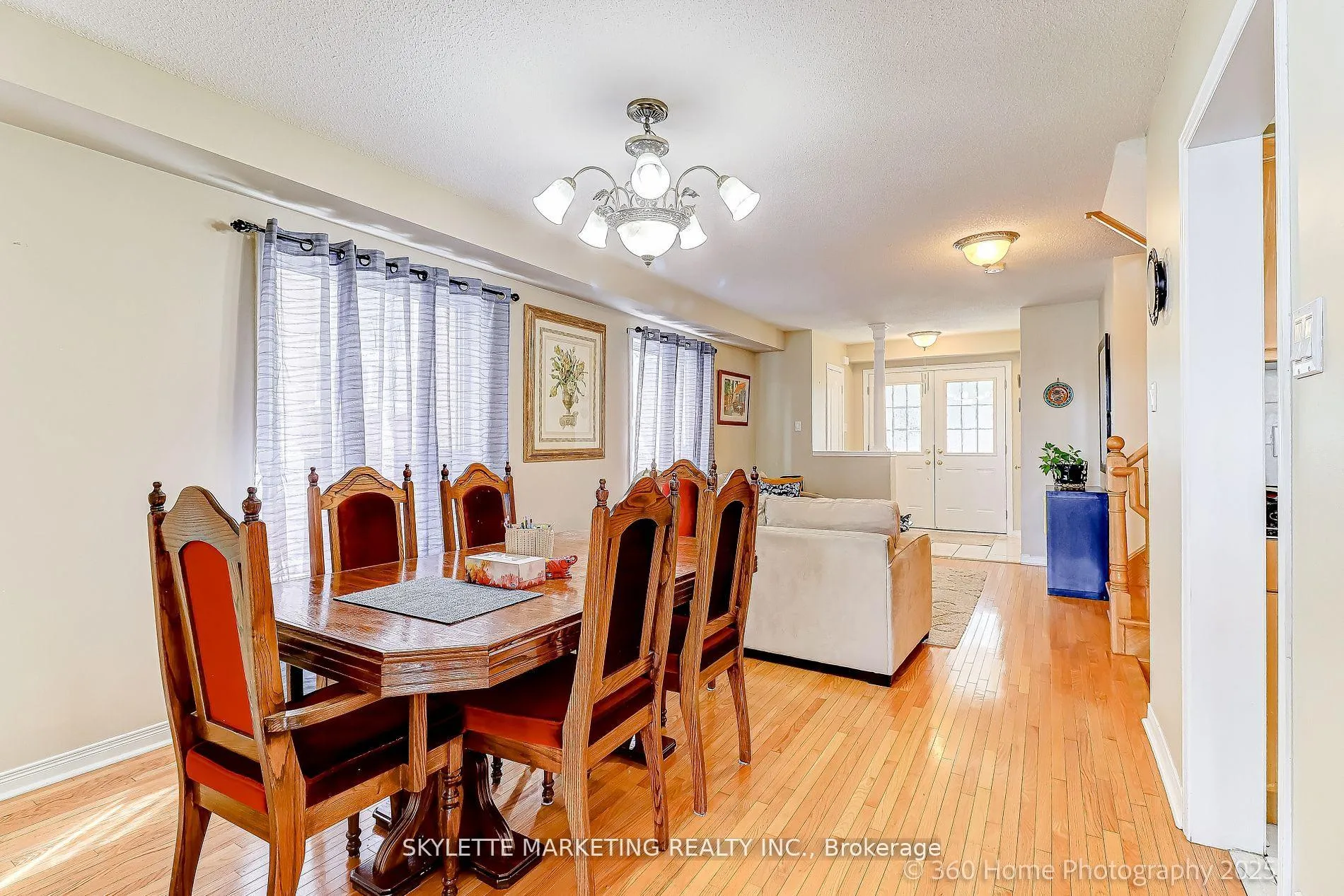 Photo 9 of 199 Kayla Crescent, Vaughan, Maple — HOMEH