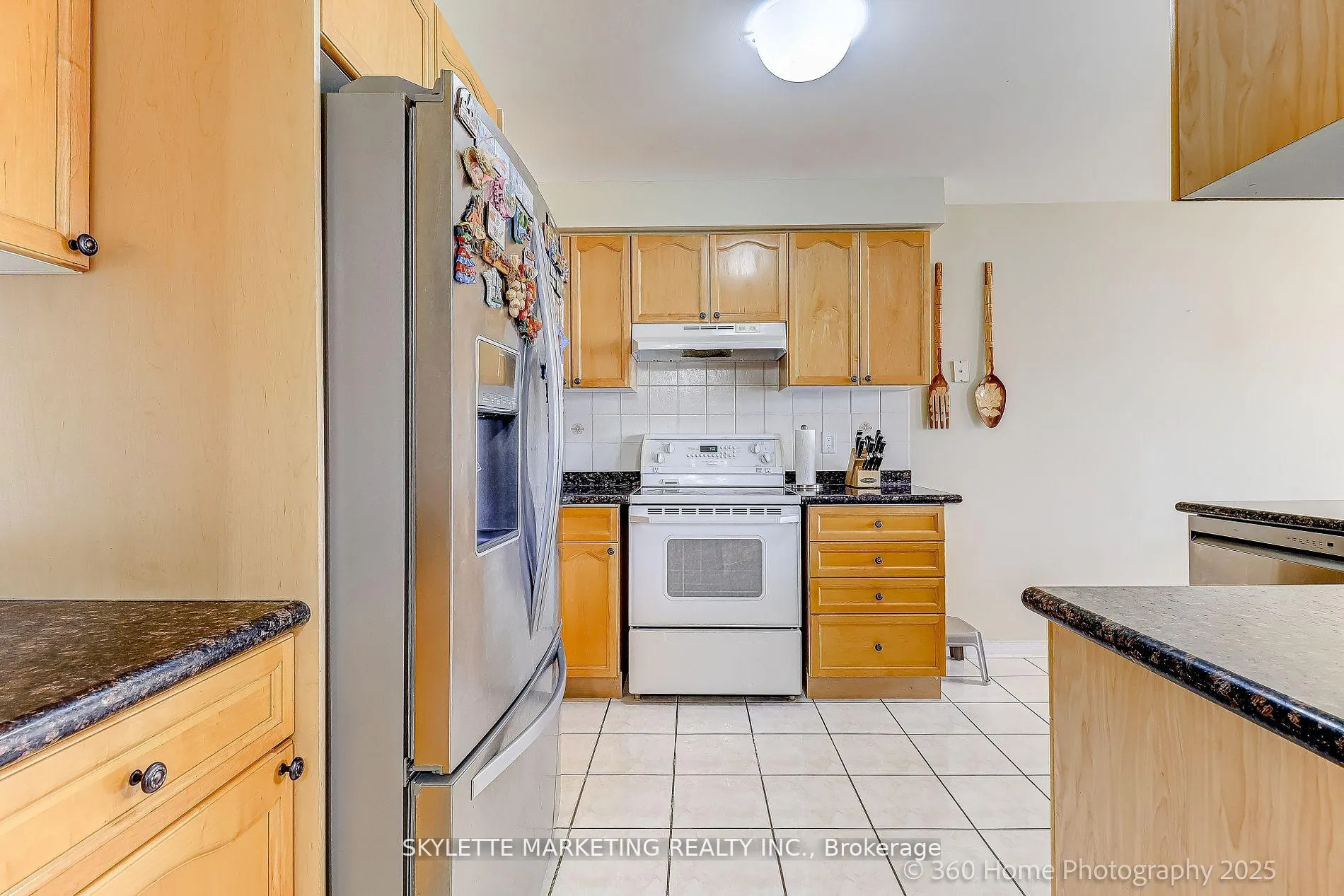Photo 10 of 199 Kayla Crescent, Vaughan, Maple — HOMEH