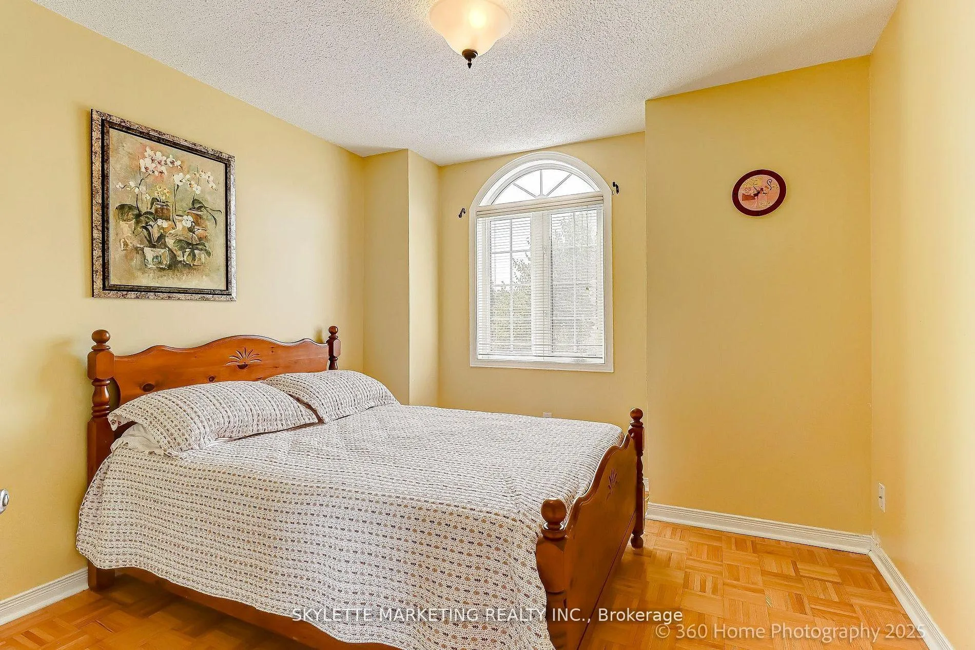 Photo 16 of 199 Kayla Crescent, Vaughan, Maple — HOMEH