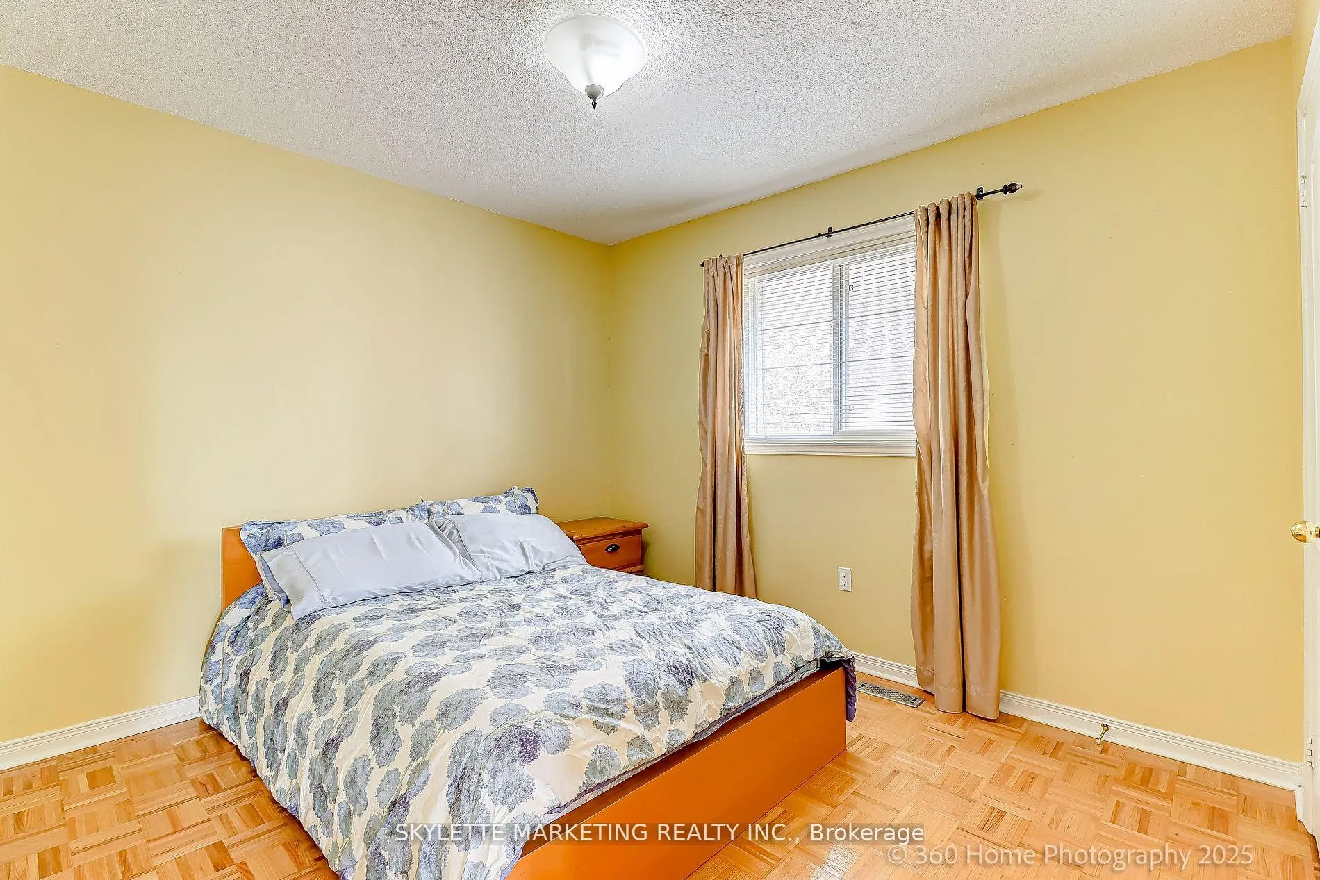 Photo 18 of 199 Kayla Crescent, Vaughan, Maple — HOMEH