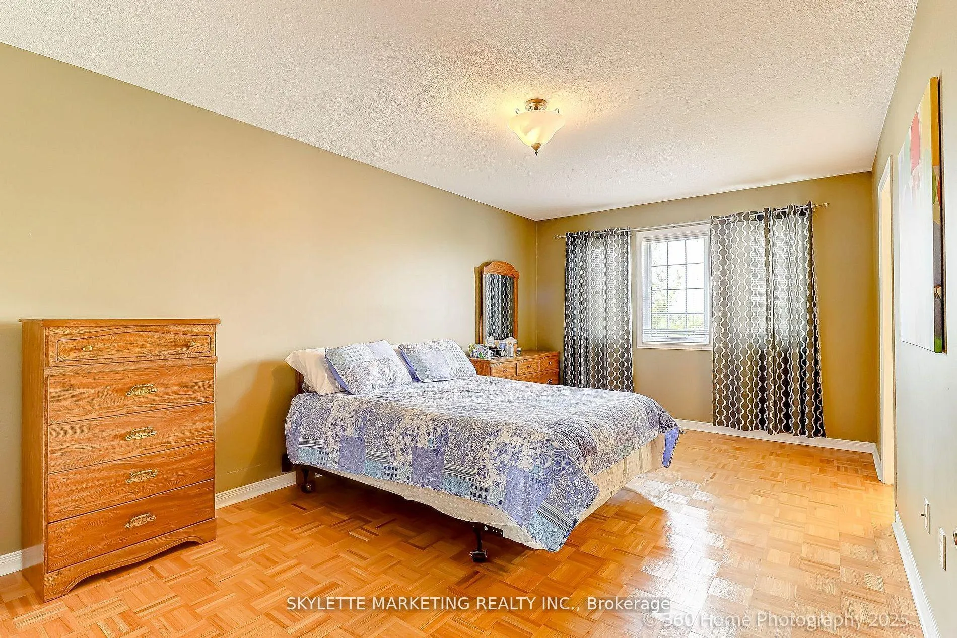 Photo 19 of 199 Kayla Crescent, Vaughan, Maple — HOMEH