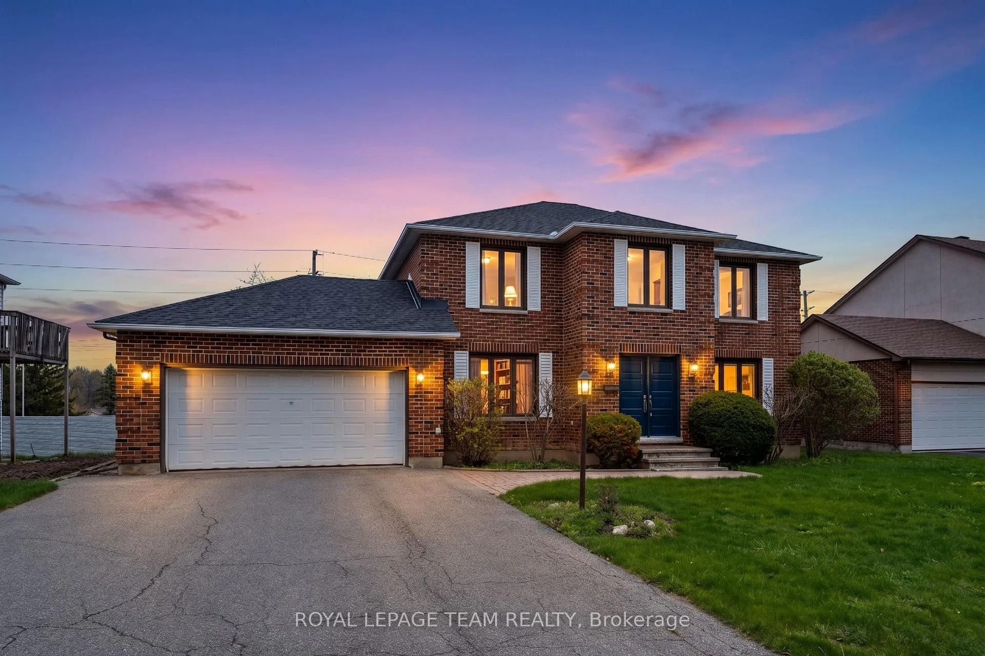 Photo 2 of 28 Parmalea Crescent, Ottawa, Pineglen/Country Place — HOMEH