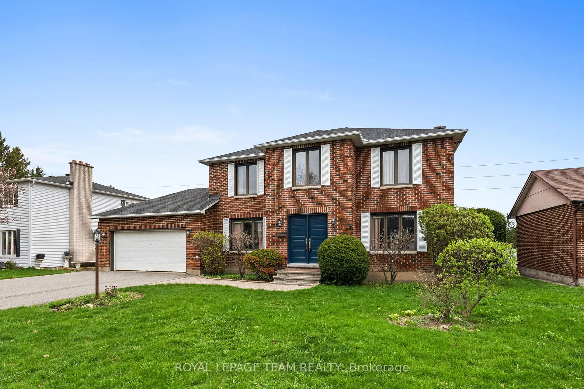 Photo 3 of 28 Parmalea Crescent, Ottawa, Pineglen/Country Place — HOMEH