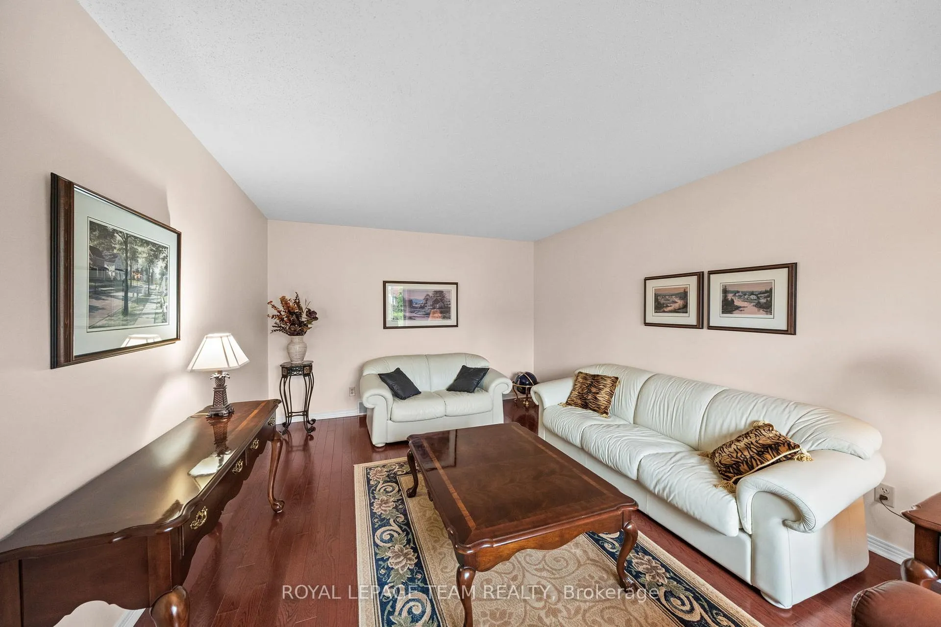 Photo 6 of 28 Parmalea Crescent, Ottawa, Pineglen/Country Place — HOMEH