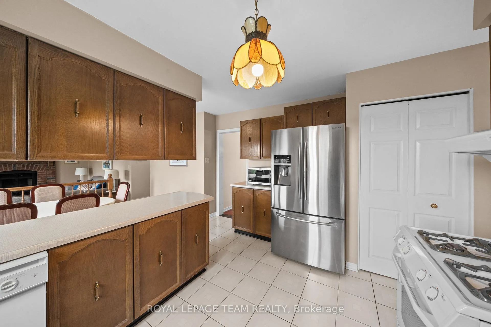 Photo 11 of 28 Parmalea Crescent, Ottawa, Pineglen/Country Place — HOMEH