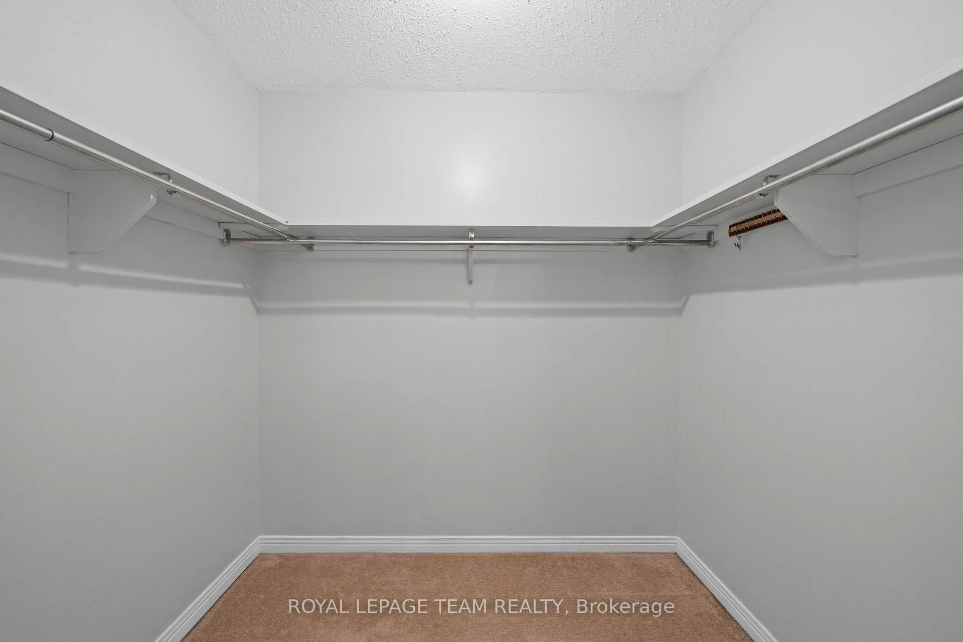 Photo 23 of 28 Parmalea Crescent, Ottawa, Pineglen/Country Place — HOMEH