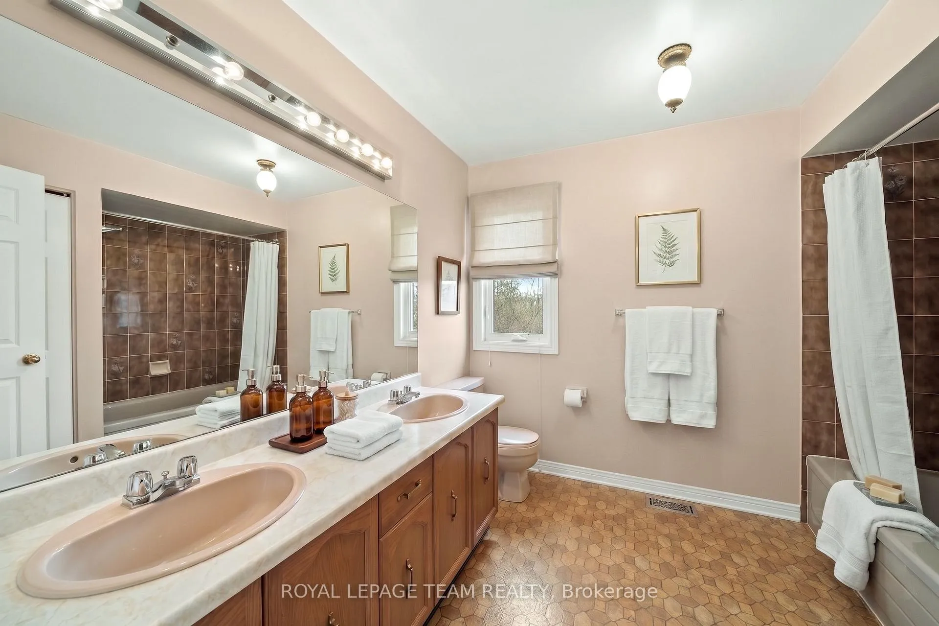 Photo 28 of 28 Parmalea Crescent, Ottawa, Pineglen/Country Place — HOMEH