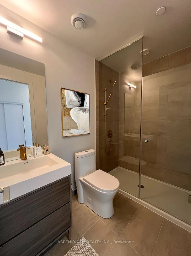 Photo 5 of Unit PH03, 9 Tecumseth Street, Toronto, Niagara — HOMEH